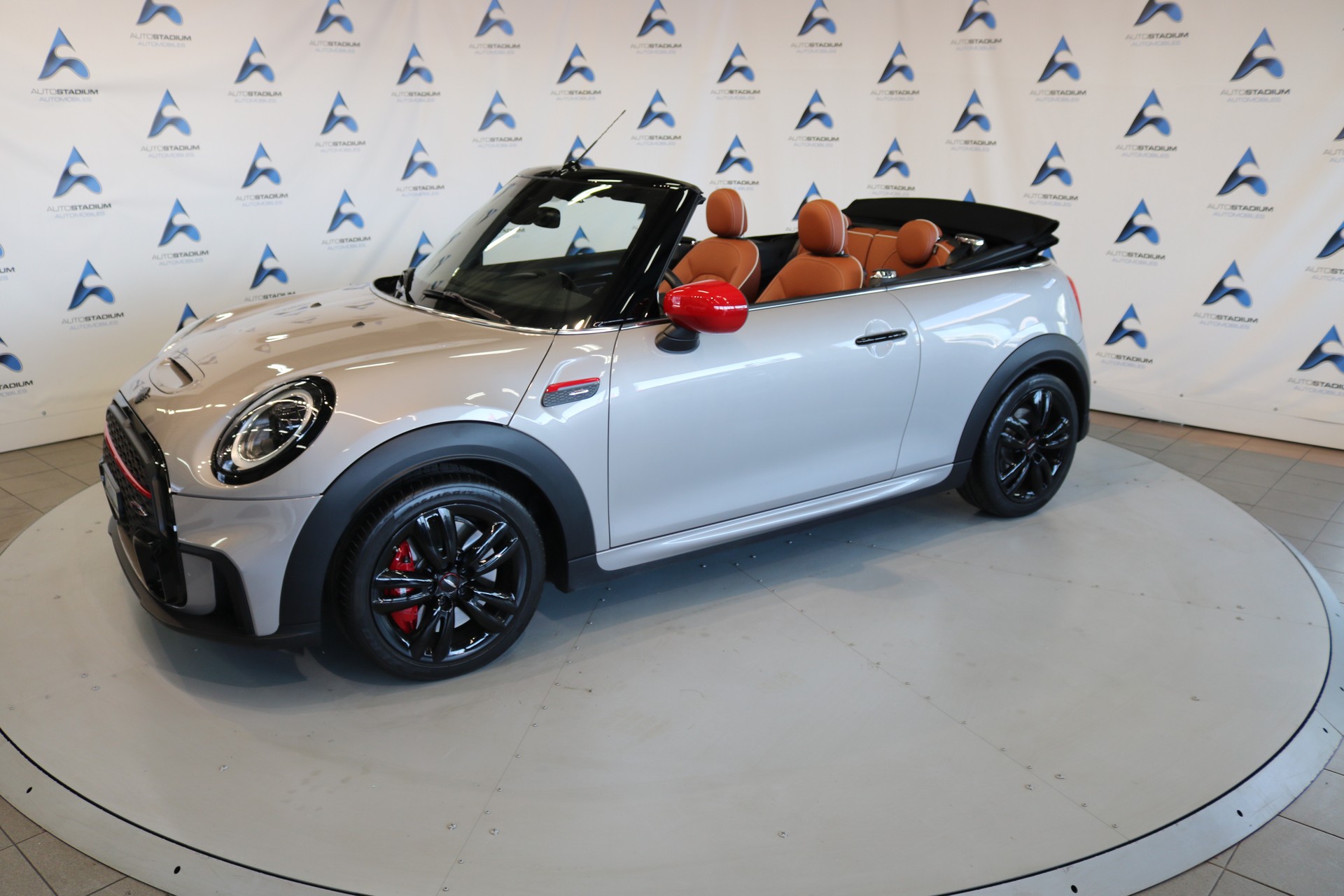 MINI Cooper John Cooper Works Cabriolet Steptronic-image-14