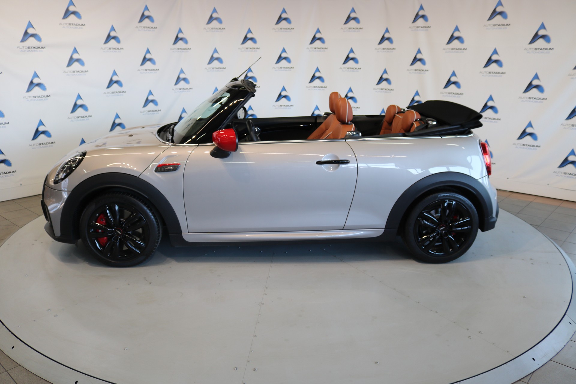 MINI Cooper John Cooper Works Cabriolet Steptronic-image-16