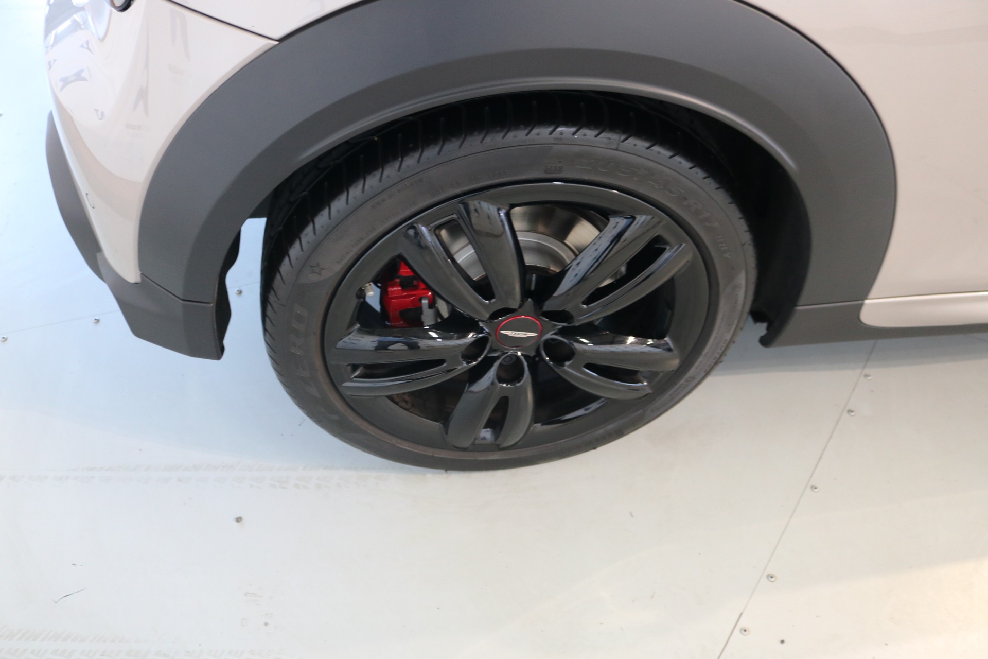 MINI Cooper John Cooper Works Cabriolet Steptronic-image-38