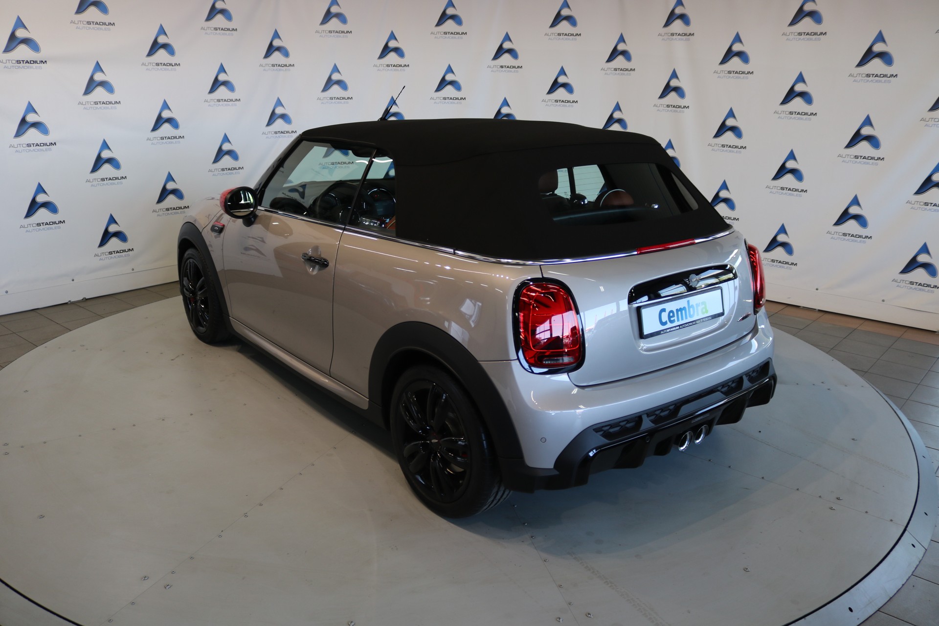 MINI Cooper John Cooper Works Cabriolet Steptronic-image-54