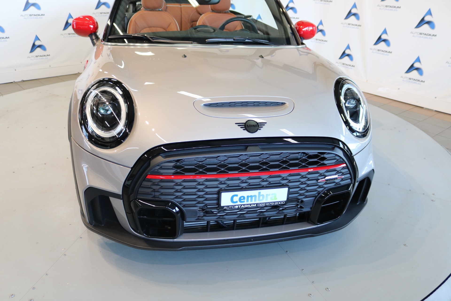 MINI Cooper John Cooper Works Cabriolet Steptronic-image-33