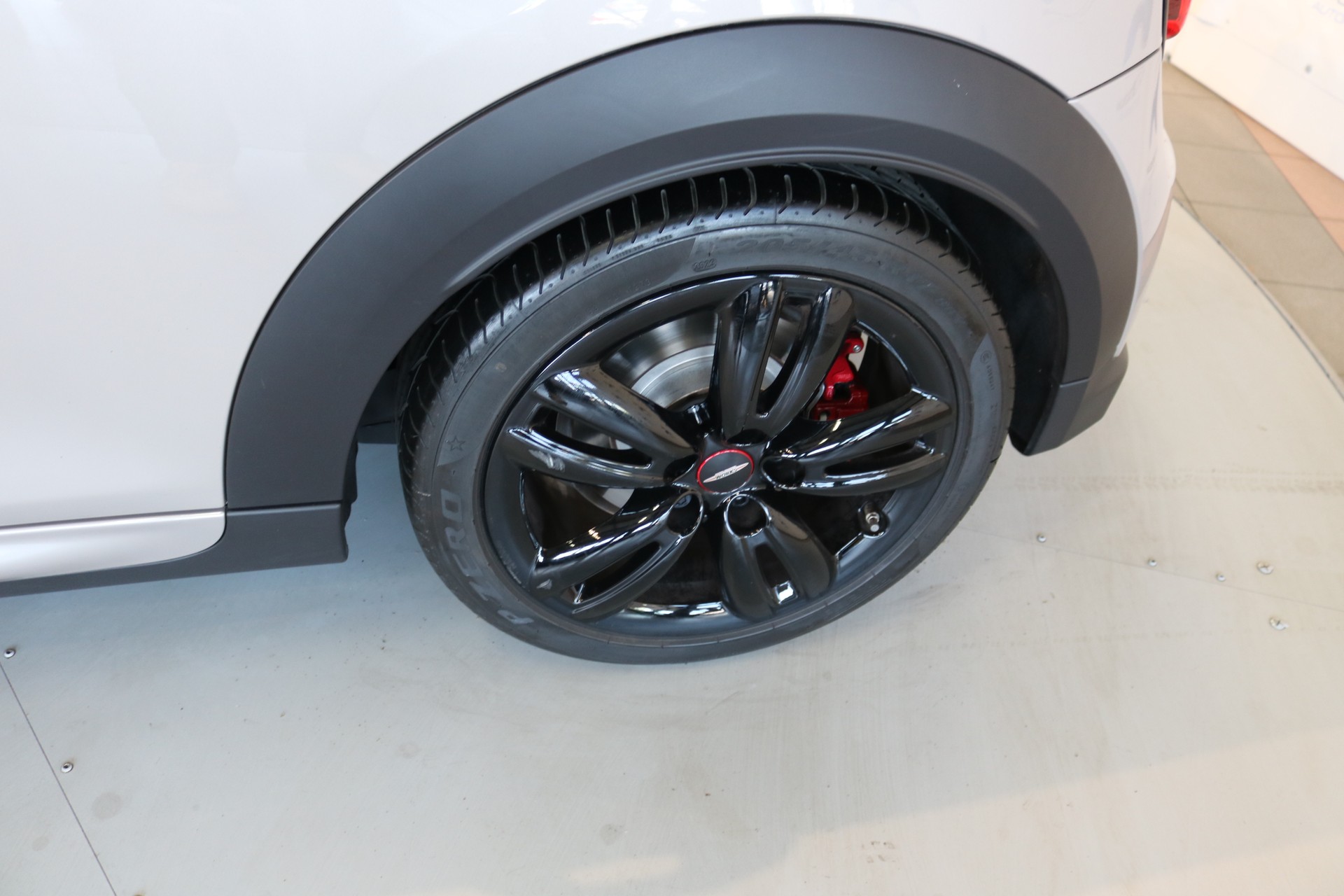 MINI Cooper John Cooper Works Cabriolet Steptronic-image-37