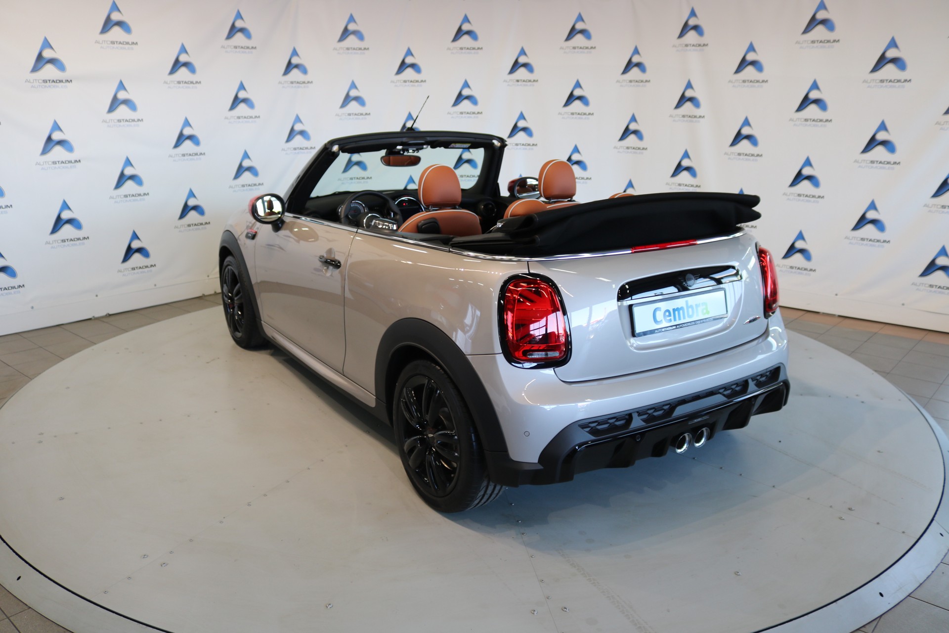 MINI Cooper John Cooper Works Cabriolet Steptronic-image-21