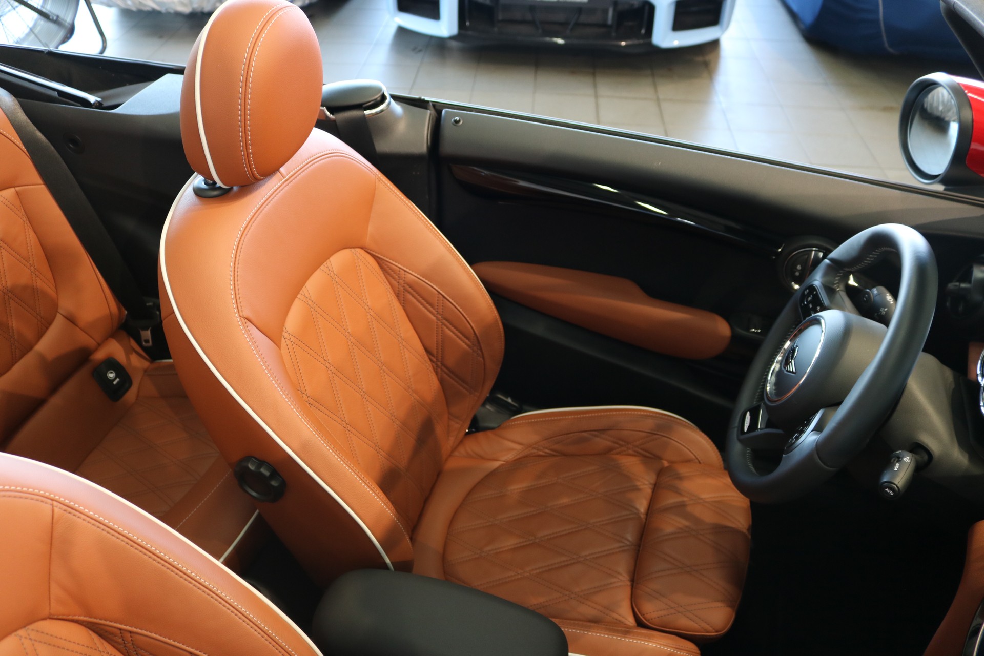 MINI Cooper John Cooper Works Cabriolet Steptronic-showroom-element-3
