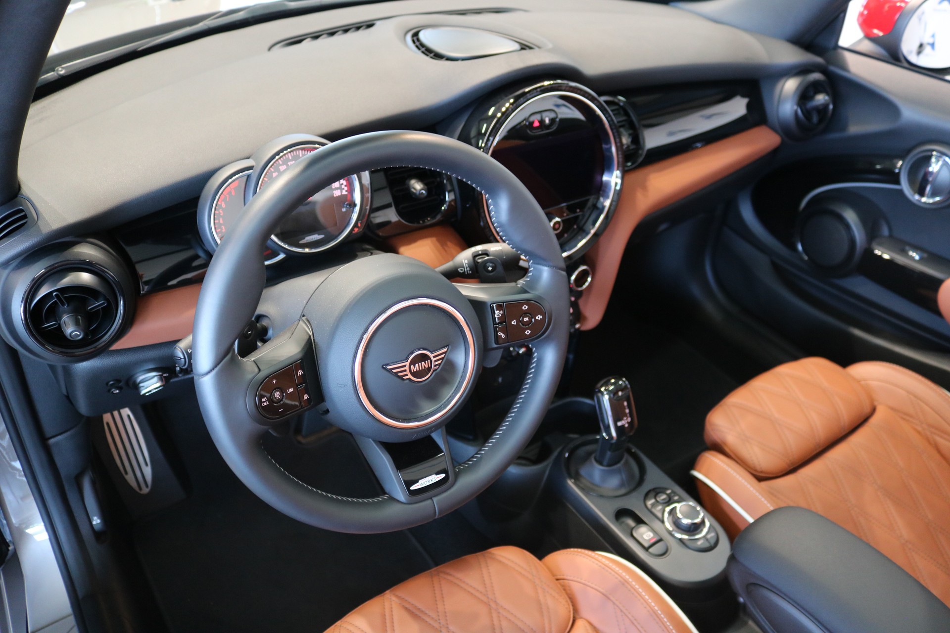 MINI Cooper John Cooper Works Cabriolet Steptronic-showroom-element-1