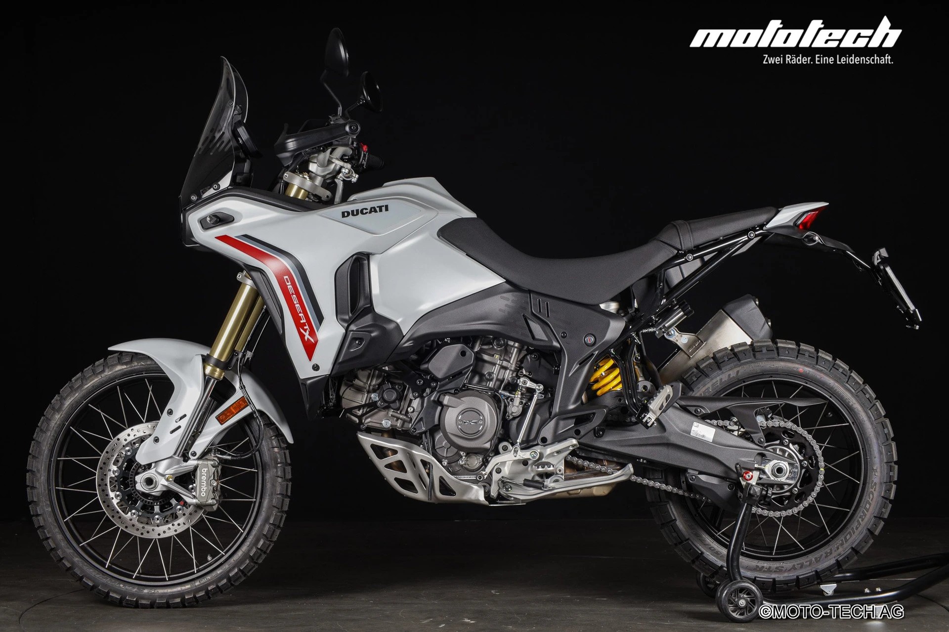 DUCATI Desert X v2 (35/81Kw)-showroom-element-2