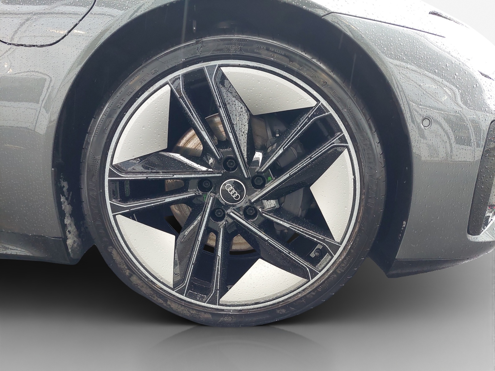 AUDI e-tron GT quattro-image-14