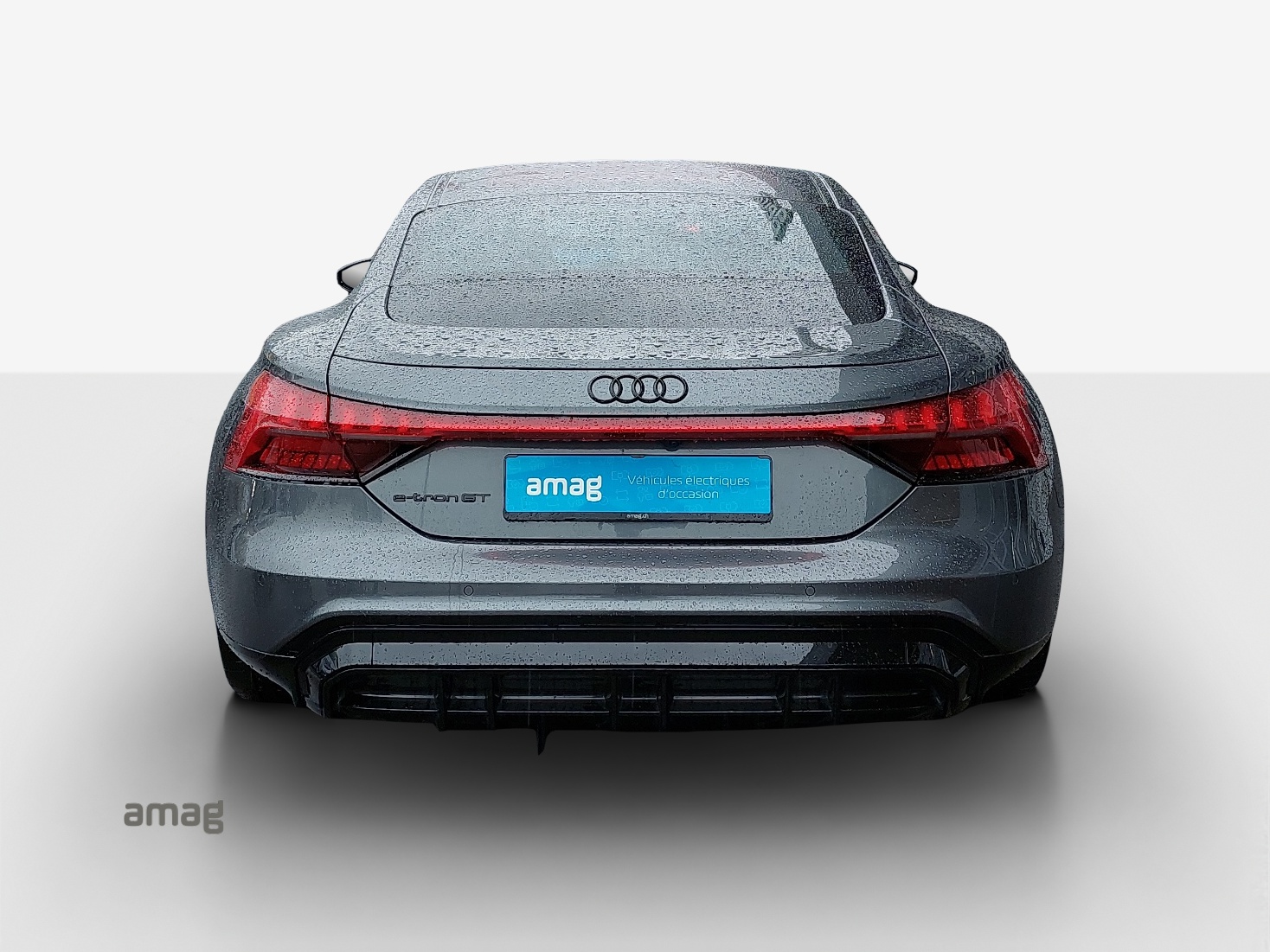 AUDI e-tron GT quattro-image-4