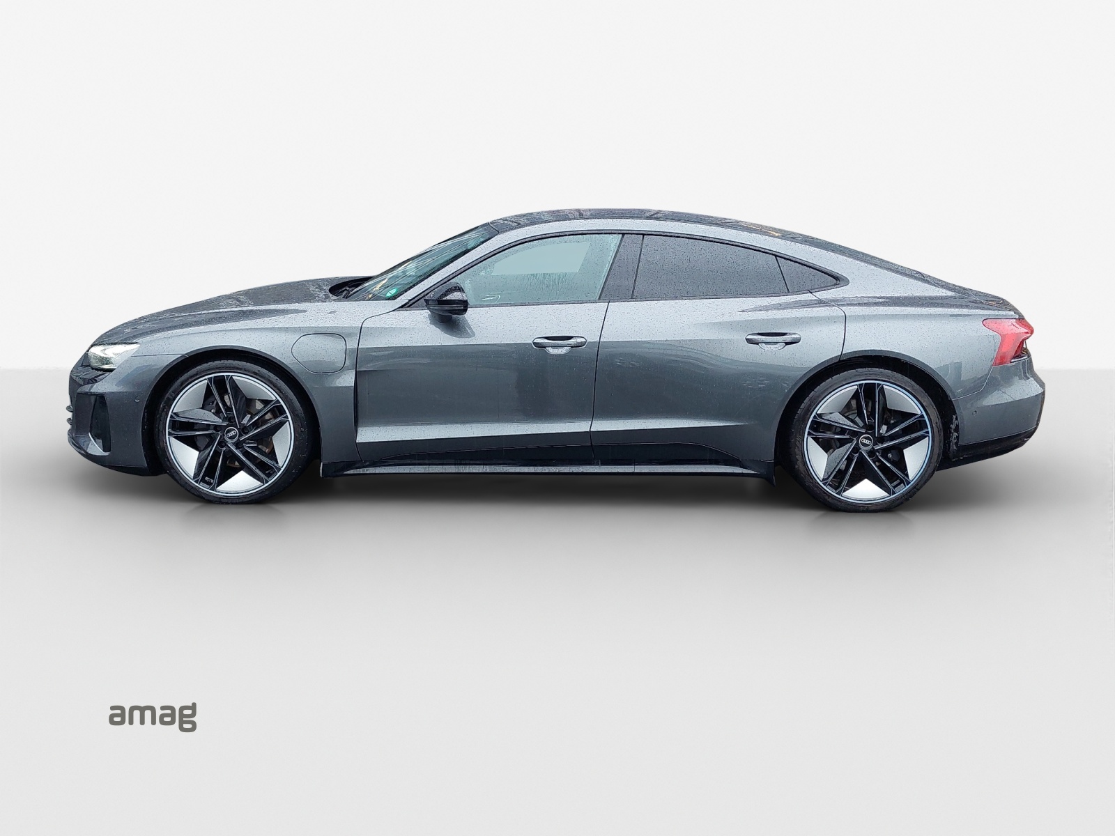 AUDI e-tron GT quattro-showroom-element-1