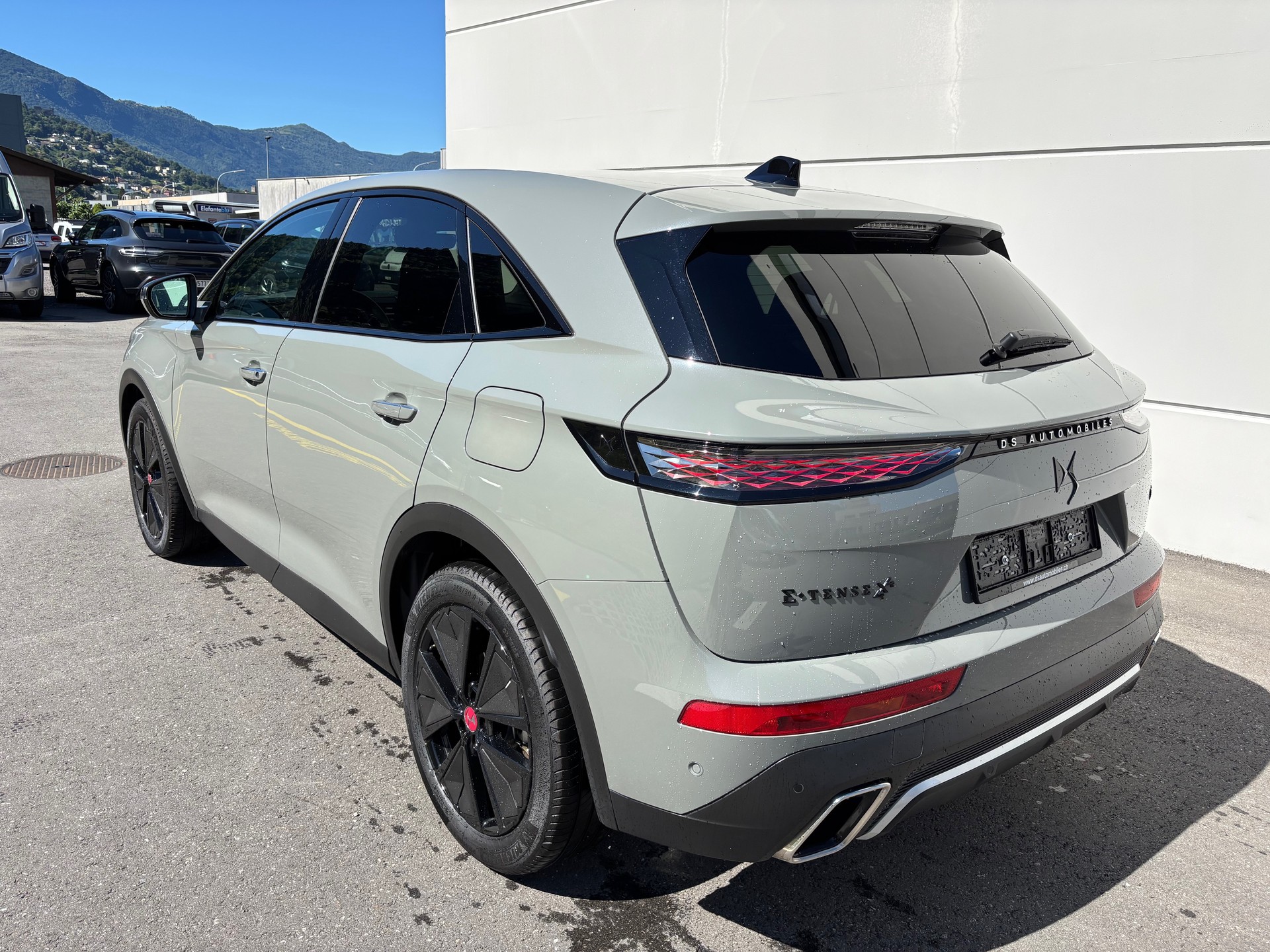 DS AUTOMOBILES 7 1.6 E-Tense Ligne Noire 4x4-image-4