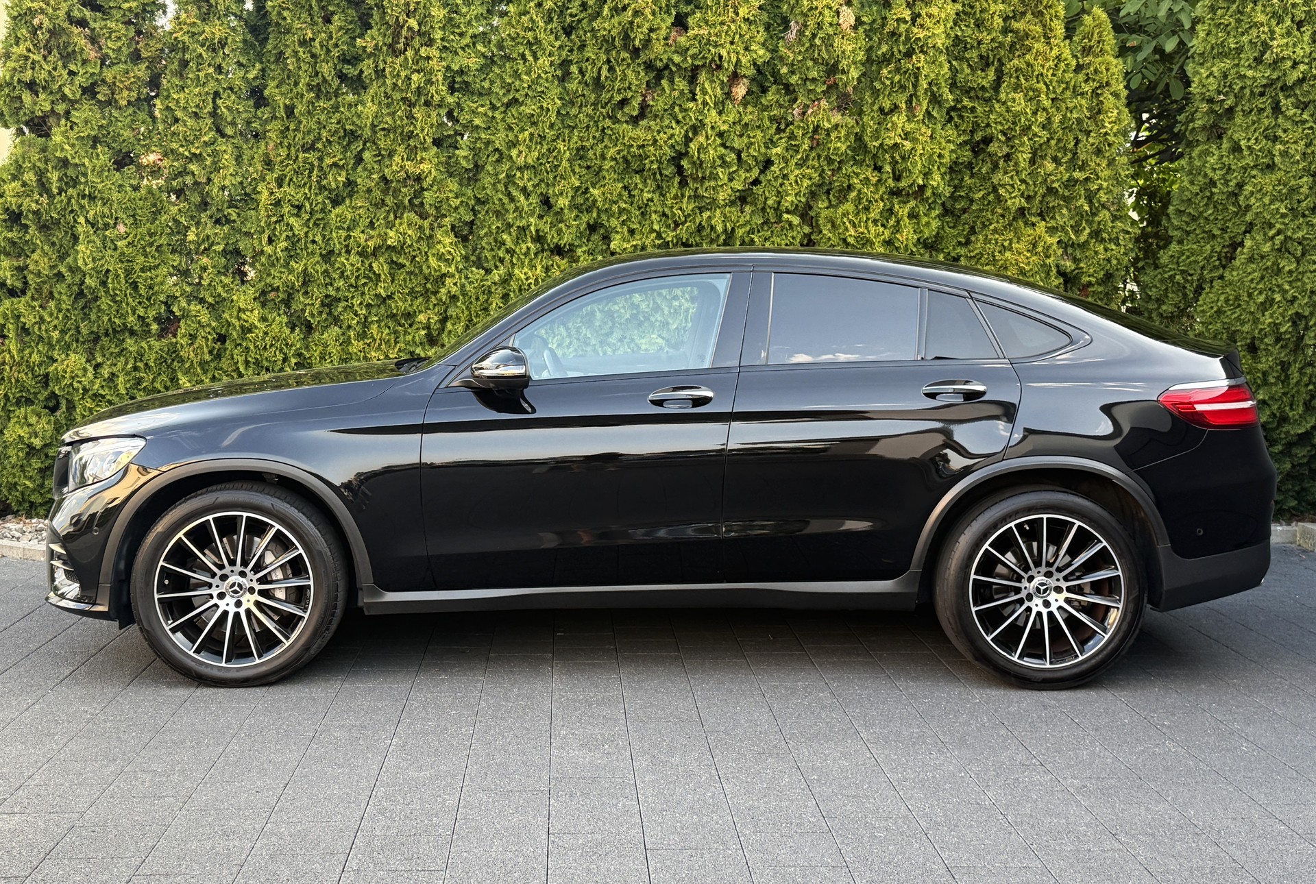 MERCEDES-BENZ Coupé 250 AMG Line 4Matic 9G-Tronic-image-6