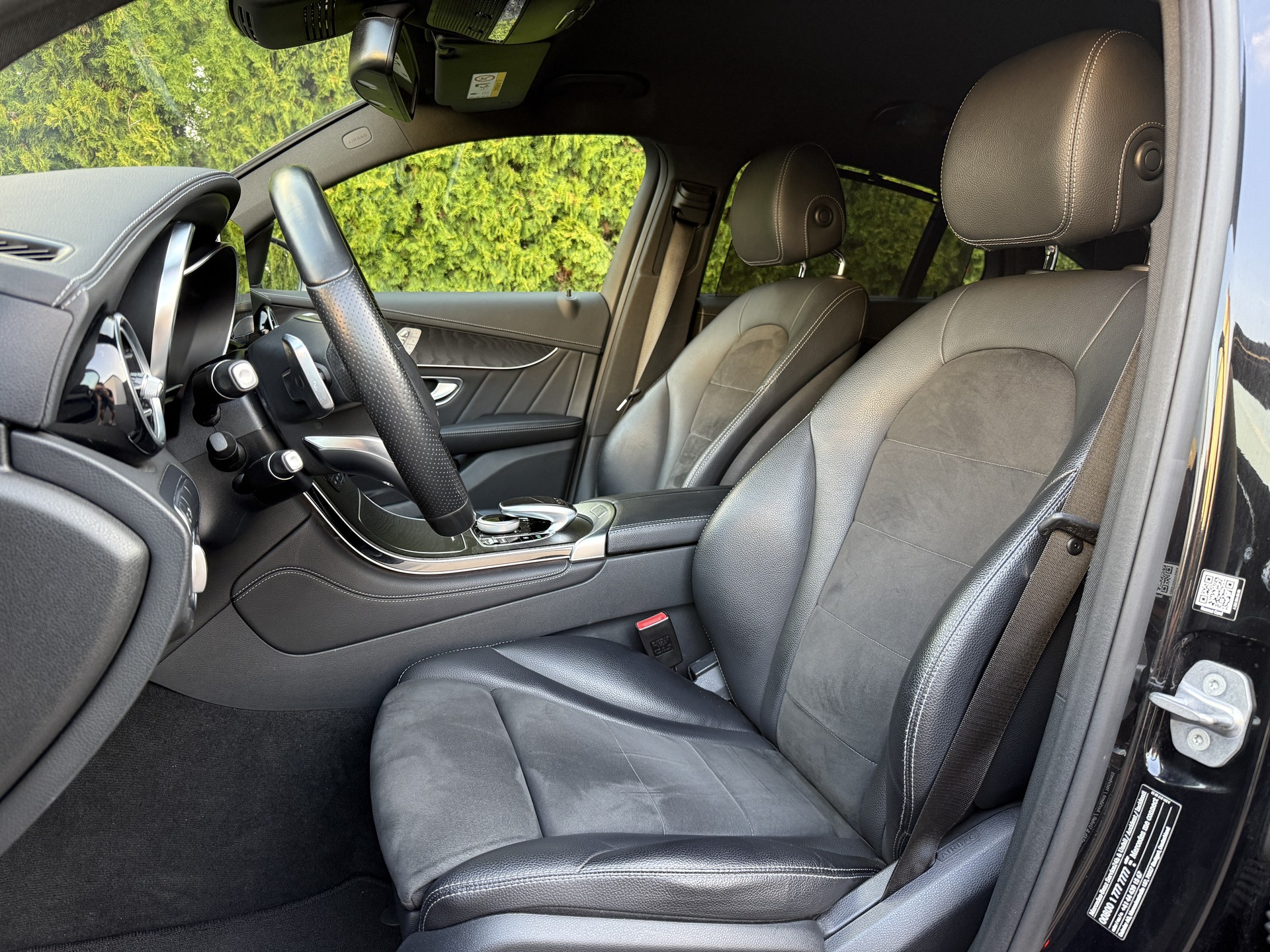 MERCEDES-BENZ Coupé 250 AMG Line 4Matic 9G-Tronic-image-18