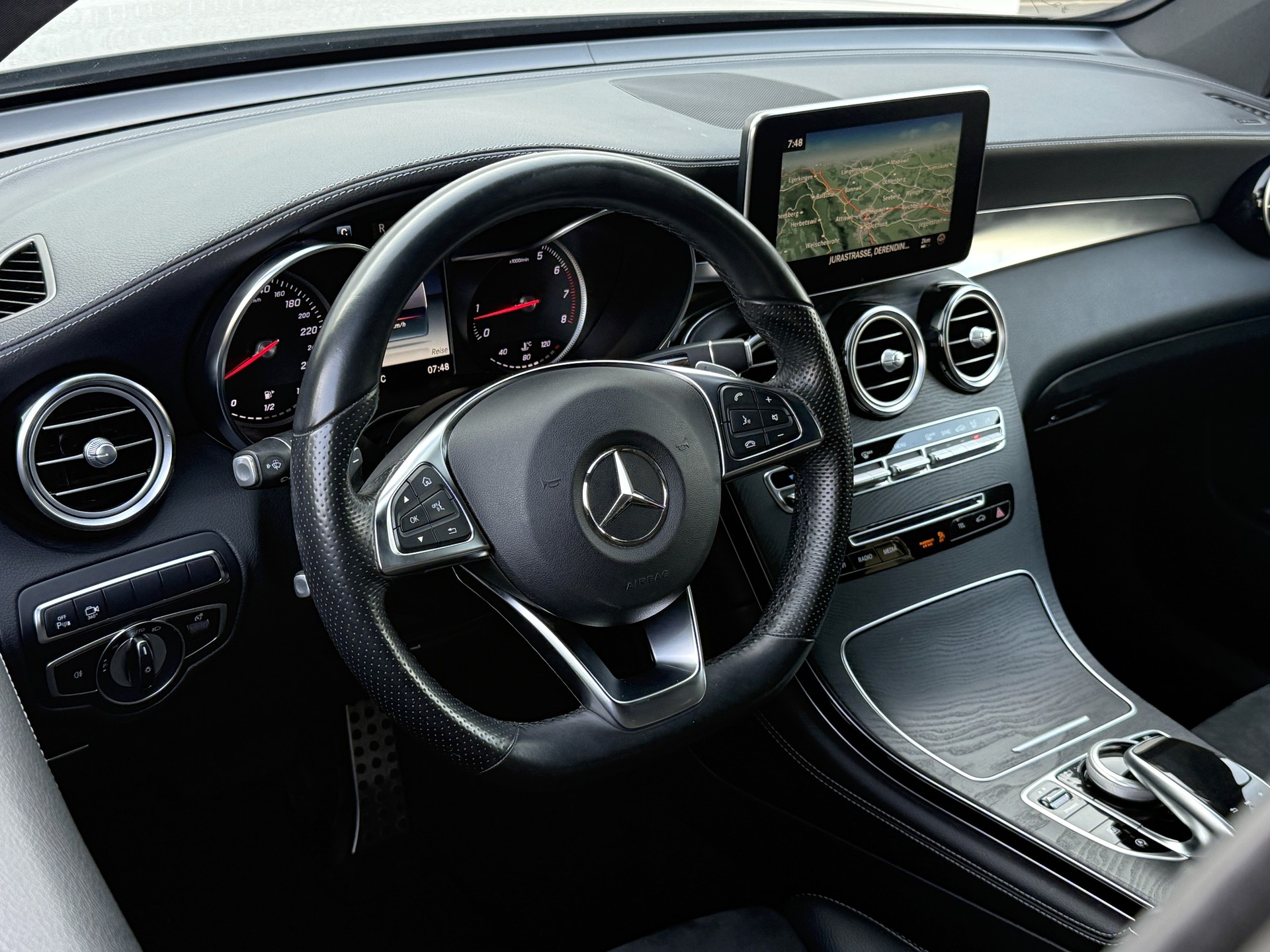 MERCEDES-BENZ Coupé 250 AMG Line 4Matic 9G-Tronic-image-17