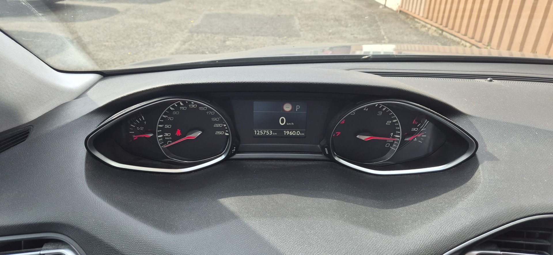 PEUGEOT 308 SW 1.2 THP Allure Automatic-image-7