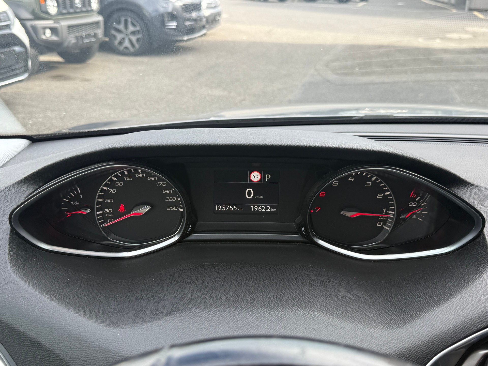 PEUGEOT 308 SW 1.2 THP Allure Automatic-image-9