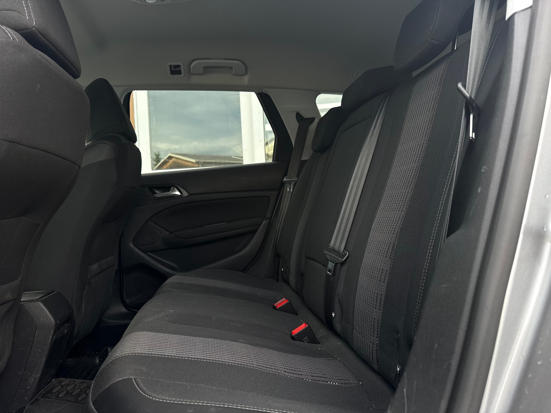 PEUGEOT 308 SW 1.2 THP Allure Automatic-image-13
