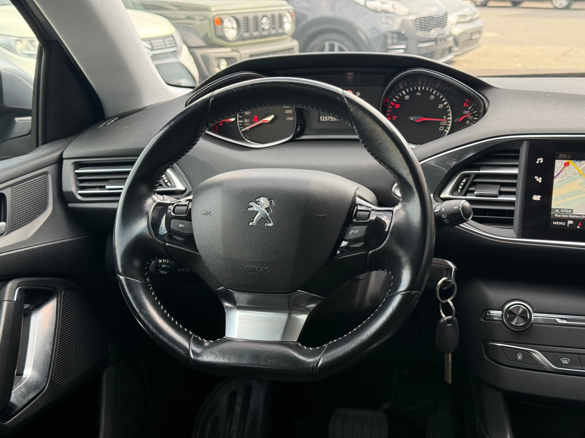 PEUGEOT 308 SW 1.2 THP Allure Automatic-image-8