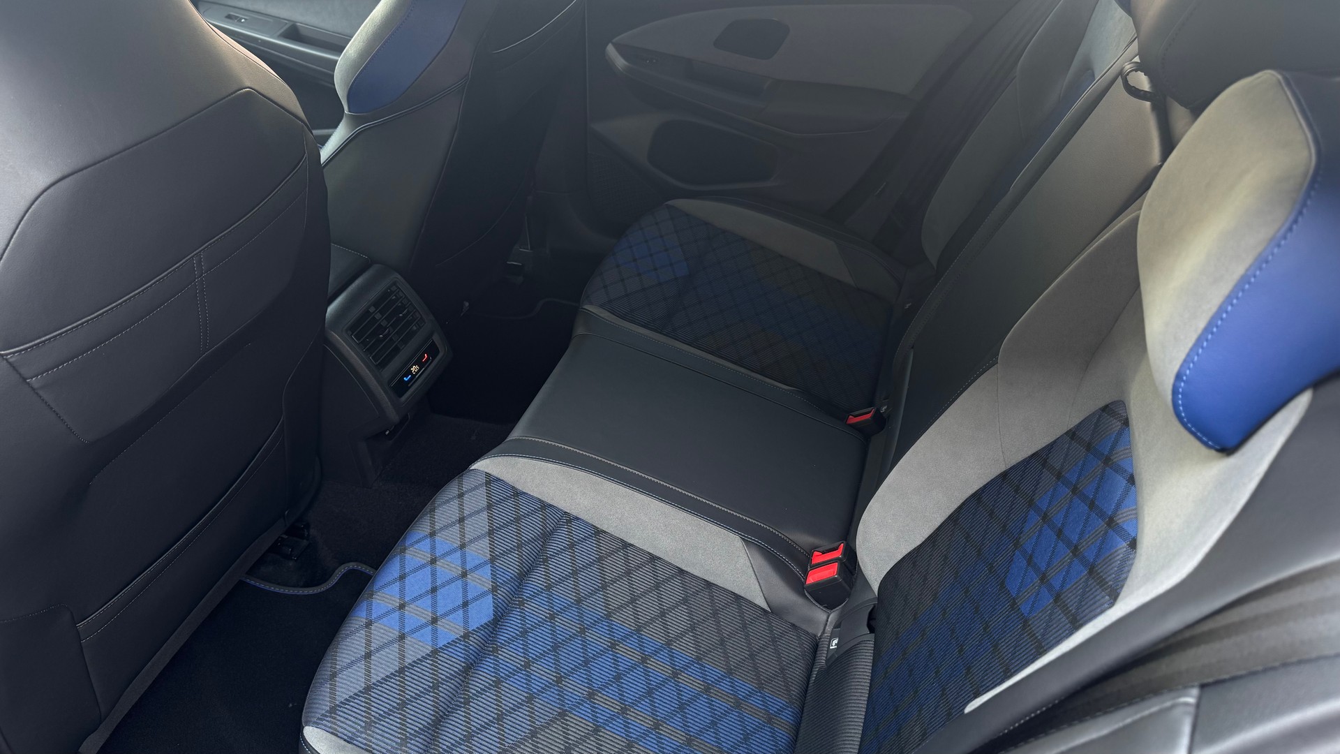 VW Golf 2.0 TSI R DSG 4Motion Akrapovic-image-10