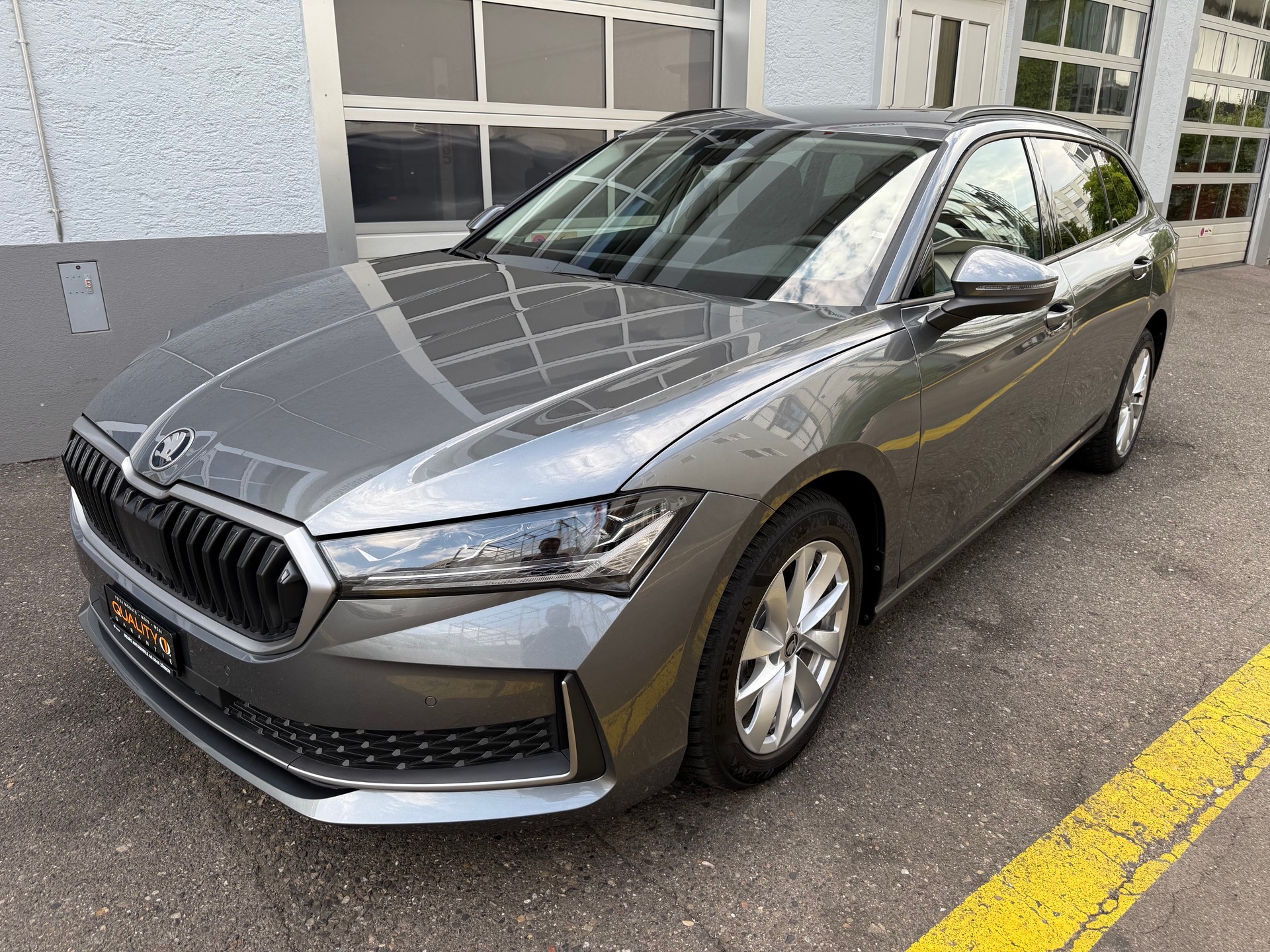 SKODA Superb Combi 2.0 TDi Selection 4x4 DSG-image-2