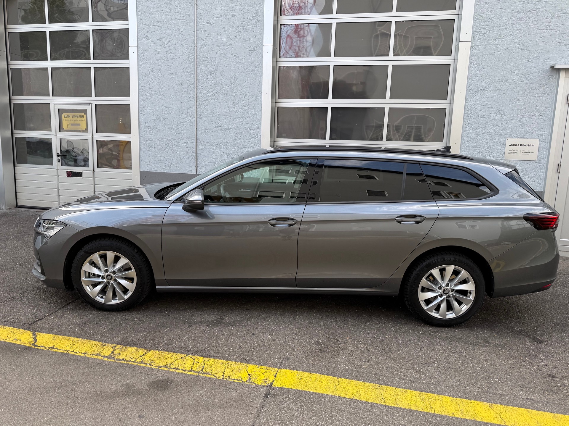 SKODA Superb Combi 2.0 TDi Selection 4x4 DSG-image-4