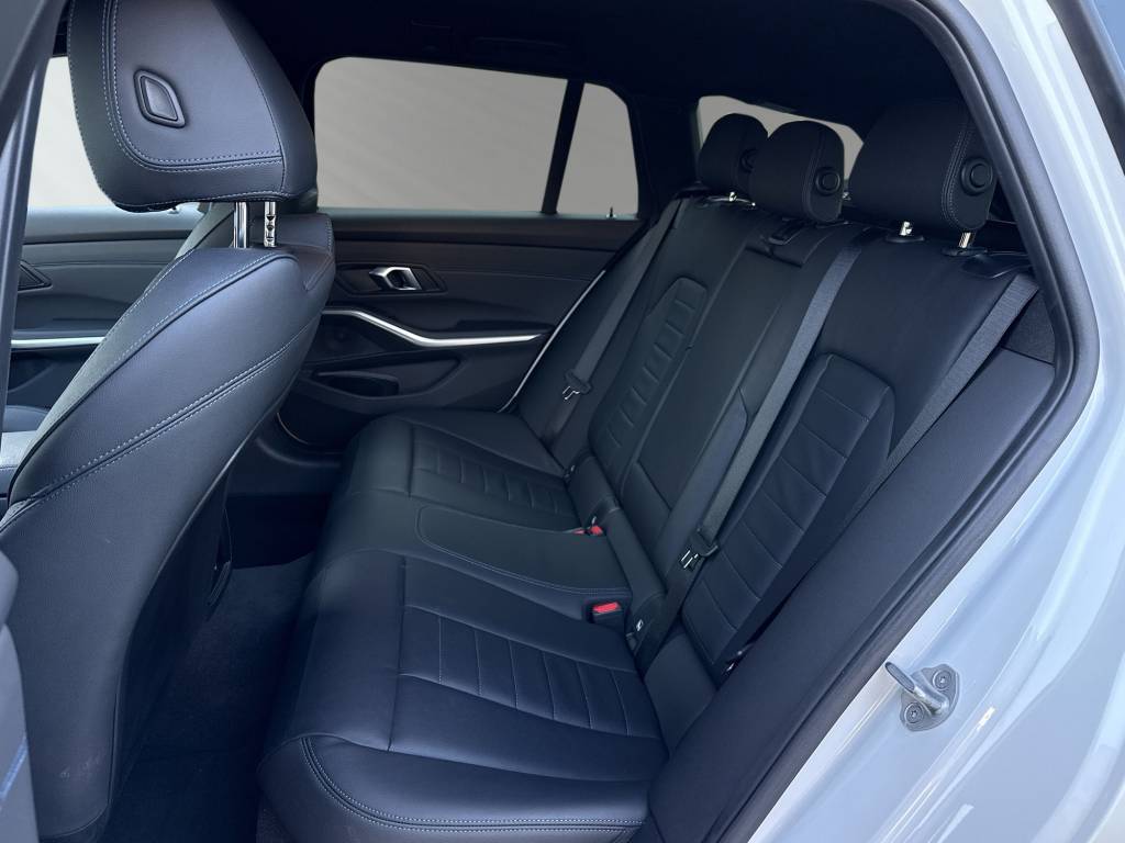 BMW 320d xDrive 48V Touring Steptronic M Sport-image-7