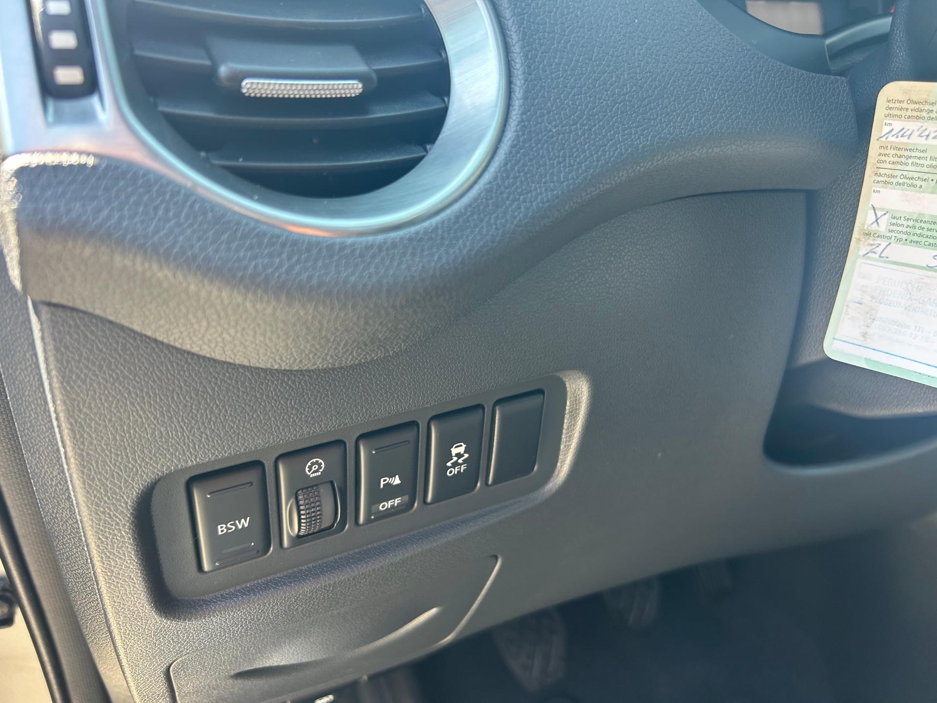 RENAULT KOLEOS-image-13