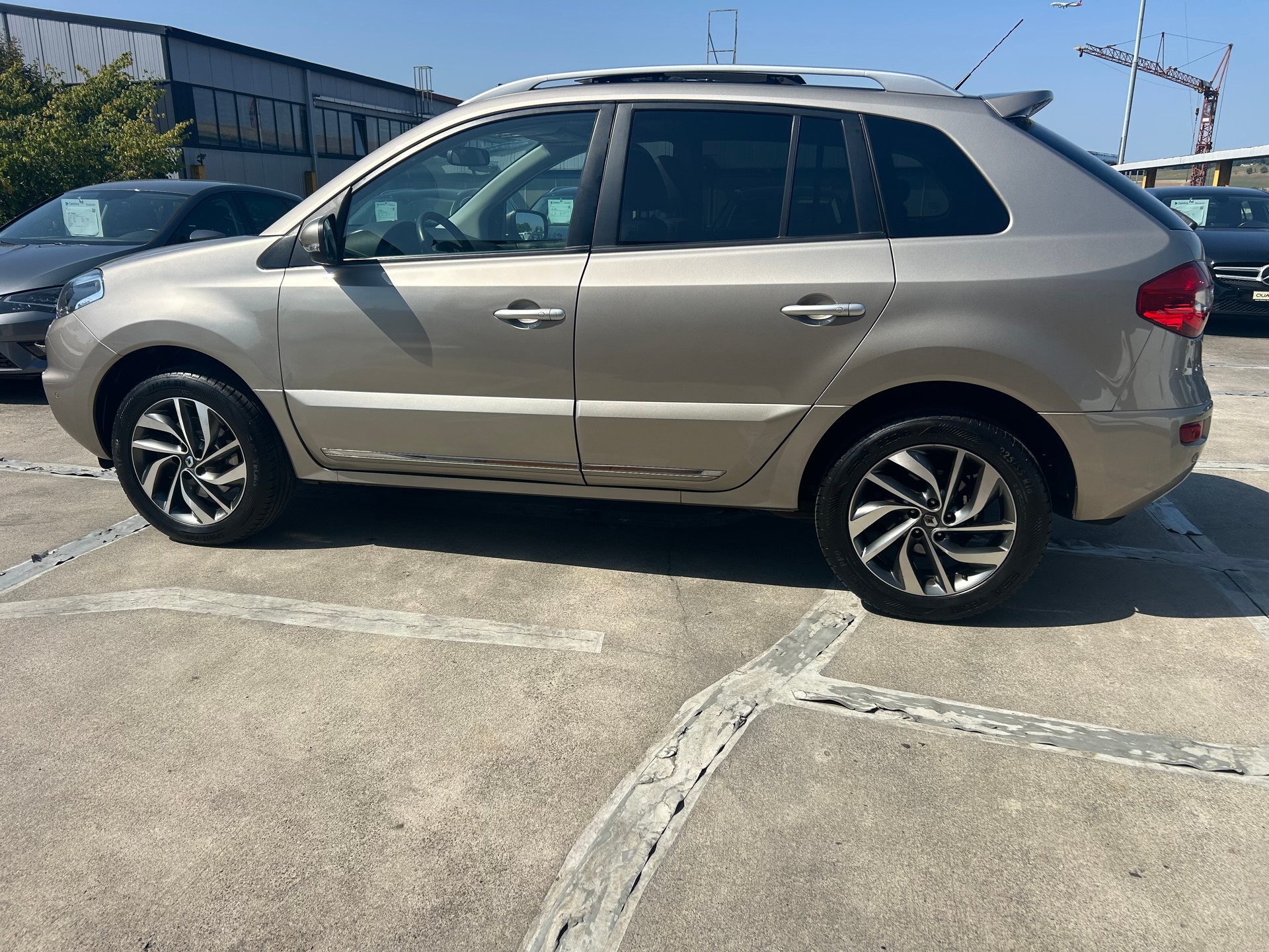 RENAULT KOLEOS-image-1