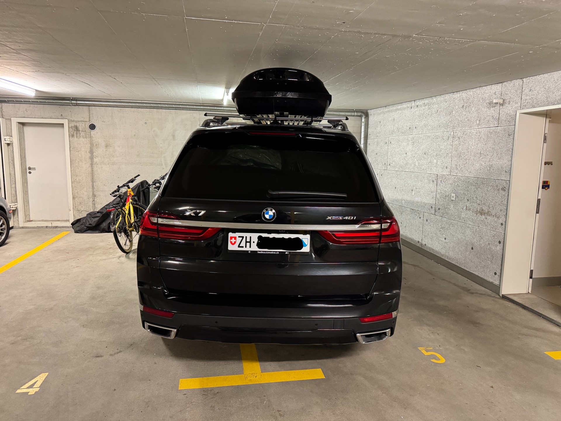 BMW 40i xDrive-image-1