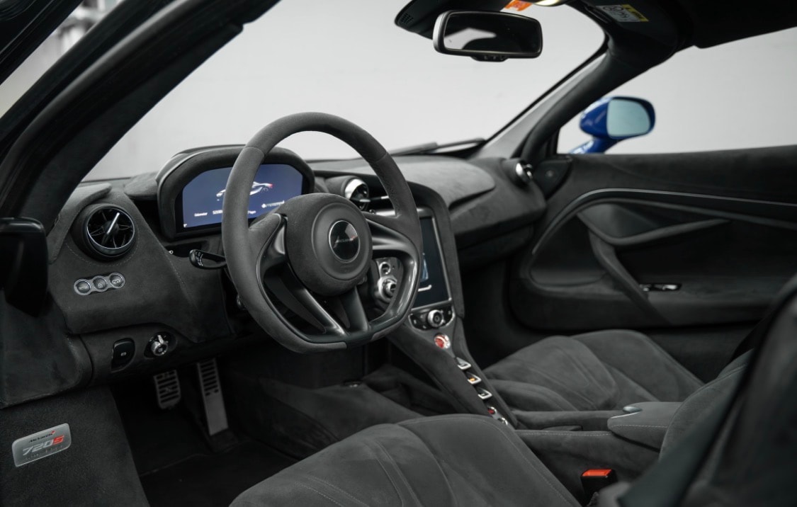 McLAREN 720S-image-2