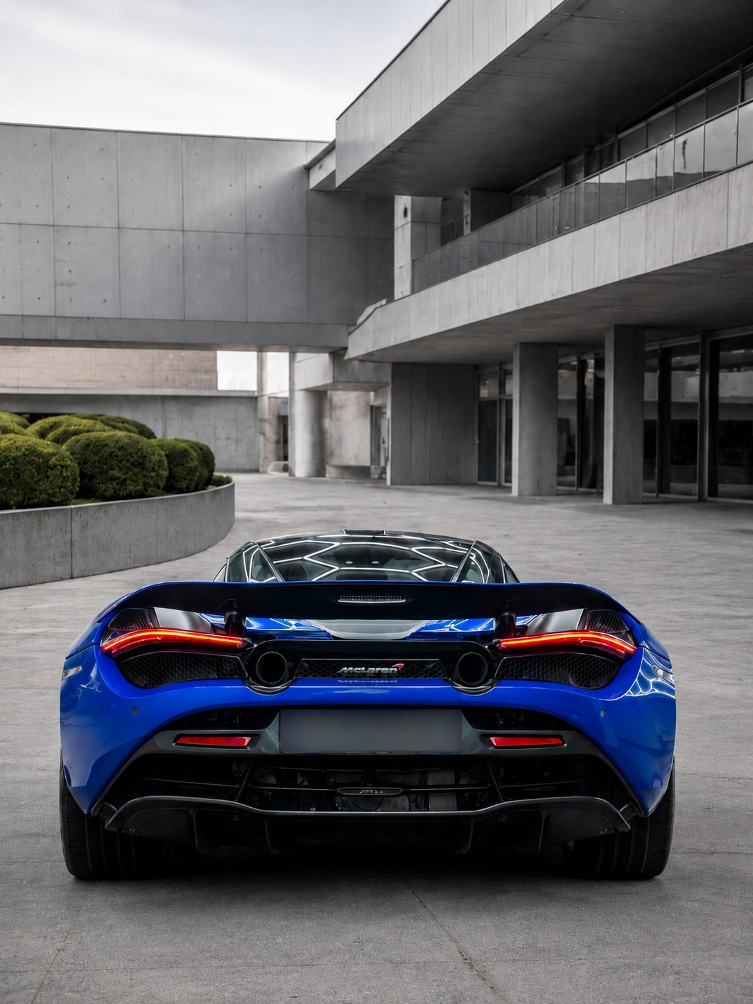 McLAREN 720S-image-4