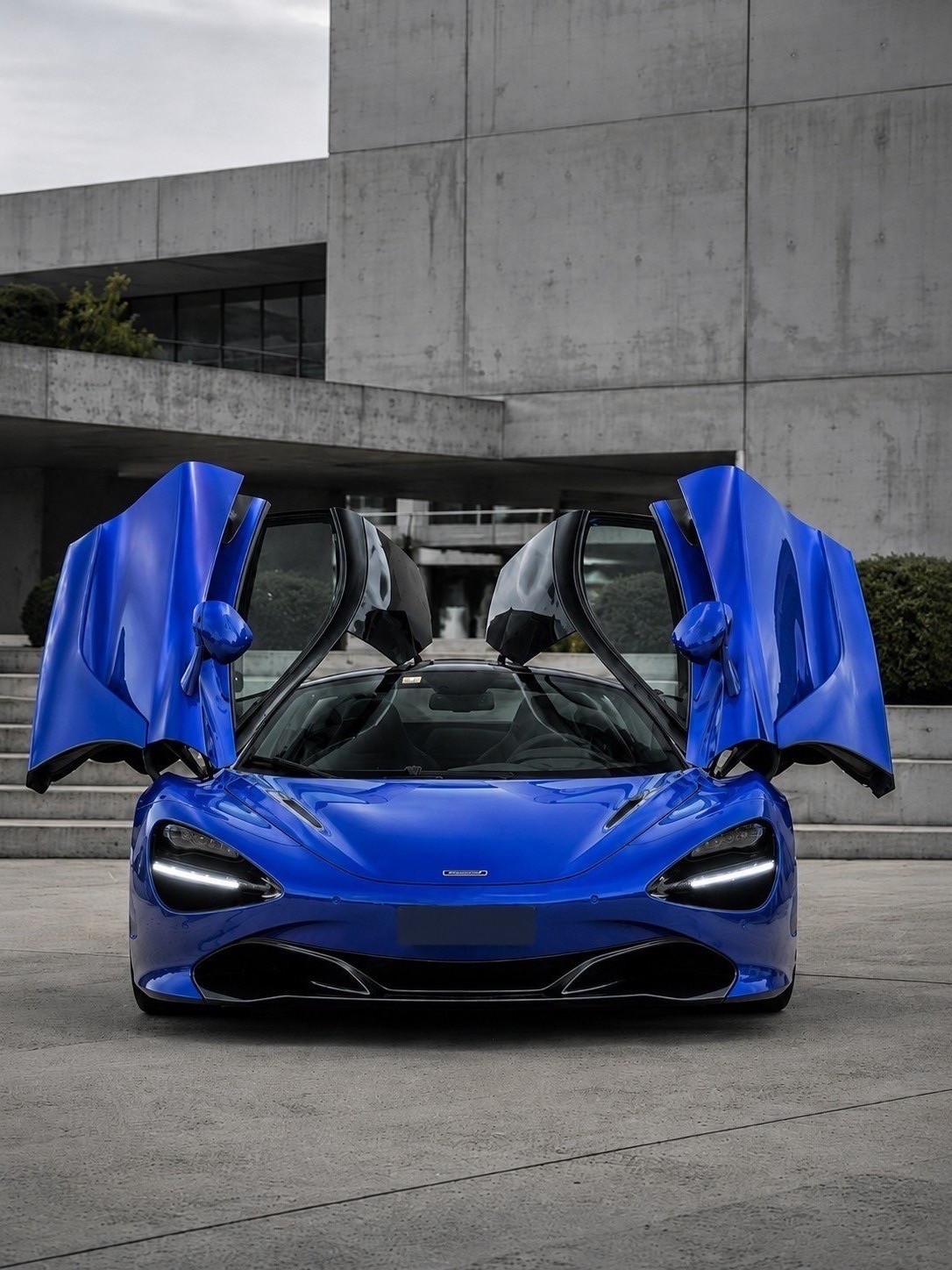 McLAREN 720S