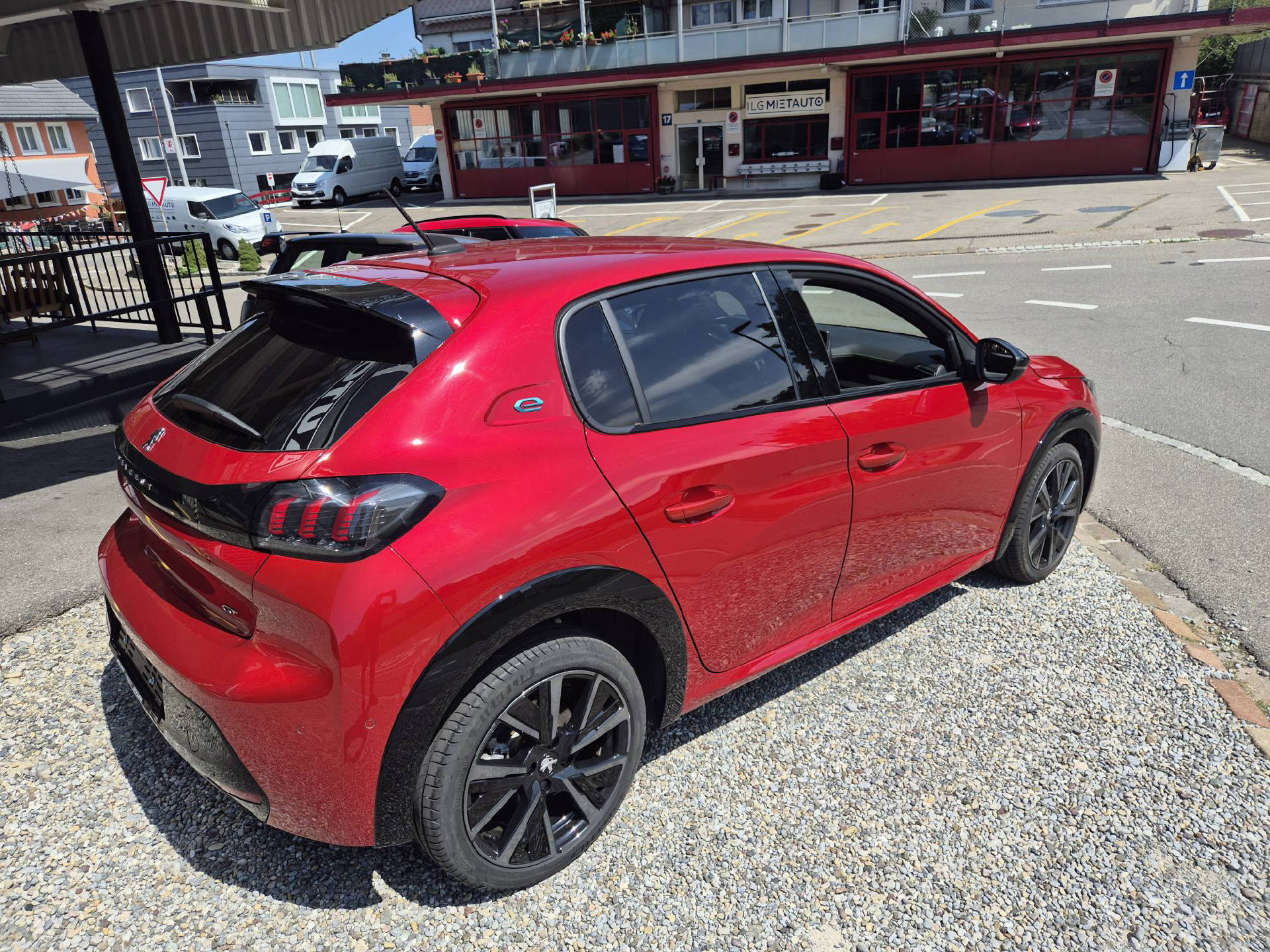 PEUGEOT 208 e-GT 50 kWh-image-6