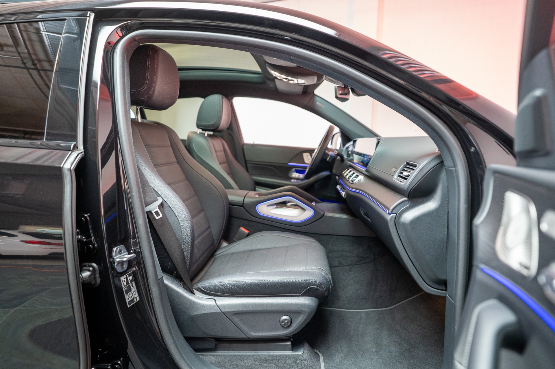 MERCEDES-BENZ GLE 450 d AMG Line 4matic Coupé / Panorama-Glasdach / Sitzlüftung / 360°Kamera-image-16