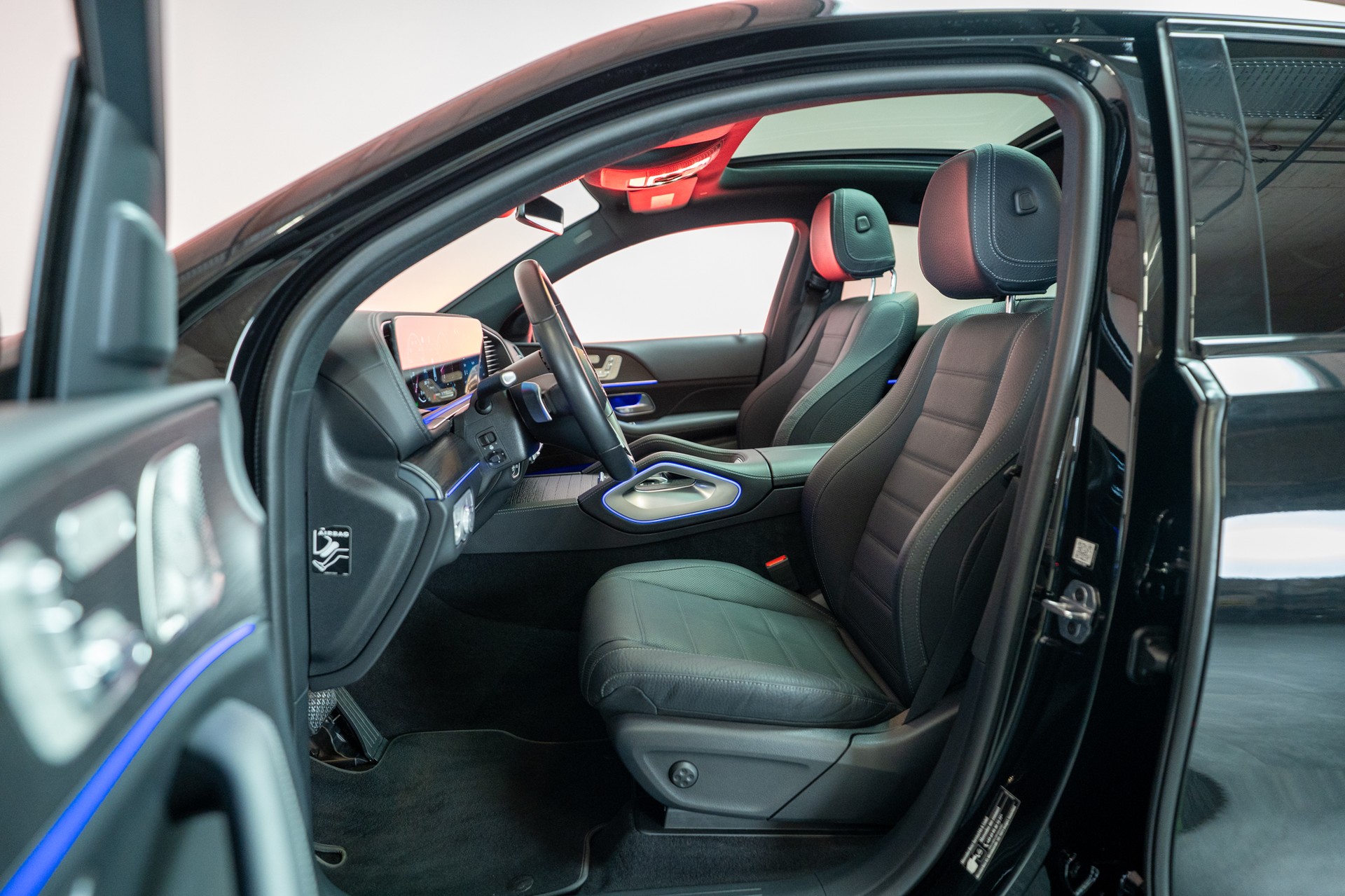 MERCEDES-BENZ GLE 450 d AMG Line 4matic Coupé / Panorama-Glasdach / Sitzlüftung / 360°Kamera-image-9
