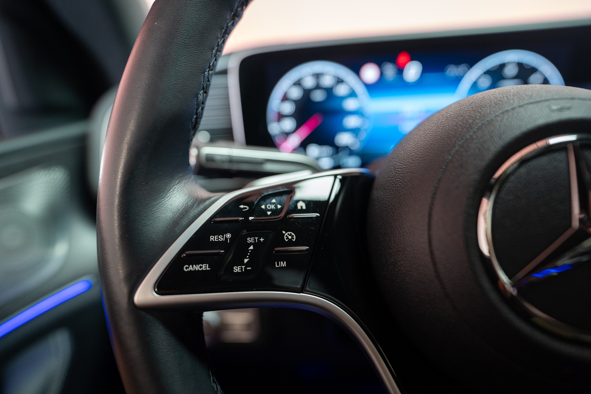 MERCEDES-BENZ GLE 450 d AMG Line 4matic Coupé / Panorama-Glasdach / Sitzlüftung / 360°Kamera-image-20