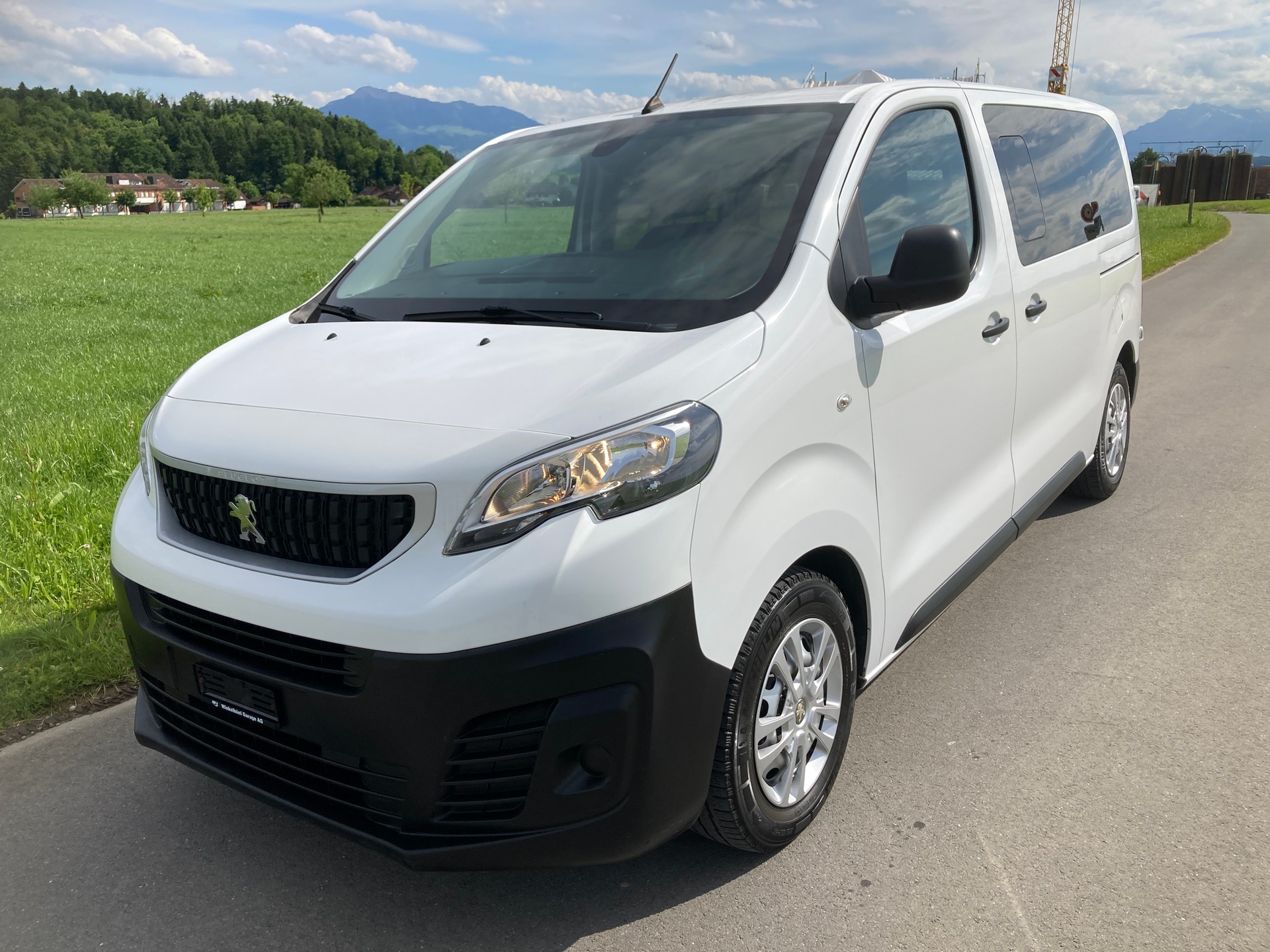 PEUGEOT Traveller 2.0 BlueHDi Active Standard-image-0
