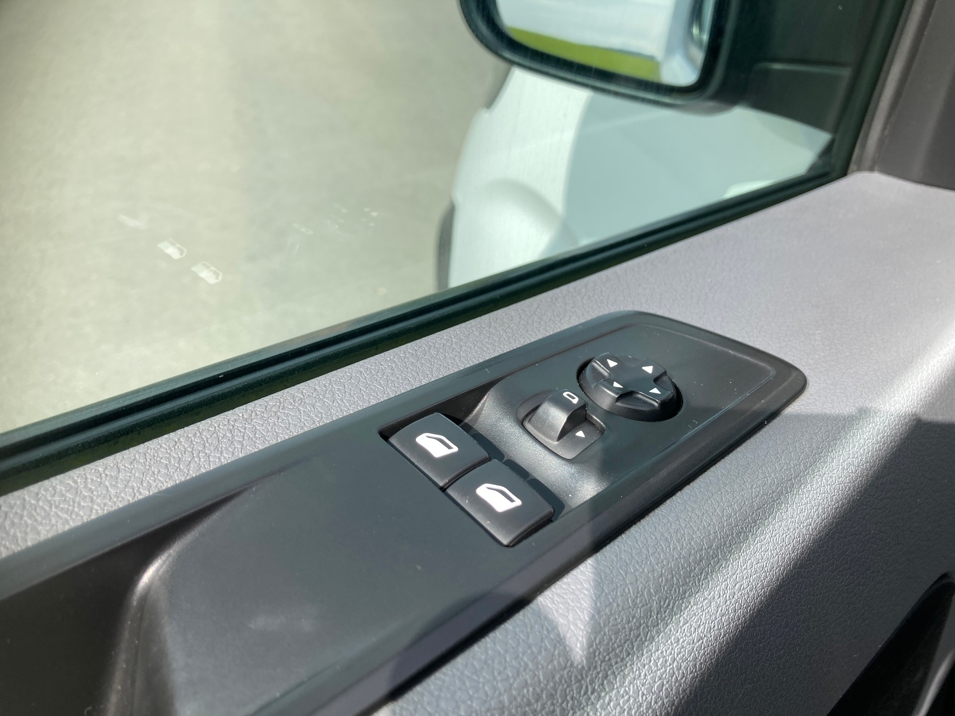 PEUGEOT Traveller 2.0 BlueHDi Active Standard-image-8