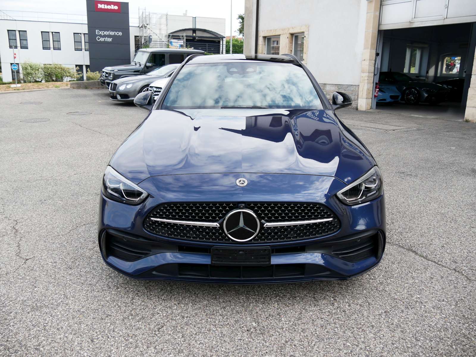 MERCEDES-BENZ C 220 d T 4Matic AMG Line-image-6