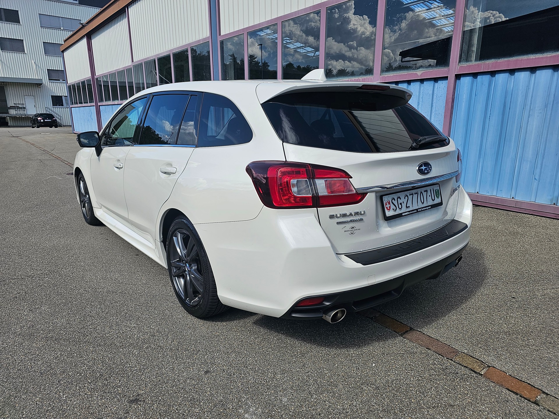 SUBARU Levorg 2.0i Swiss Plus AWD Lineartronic-image-5