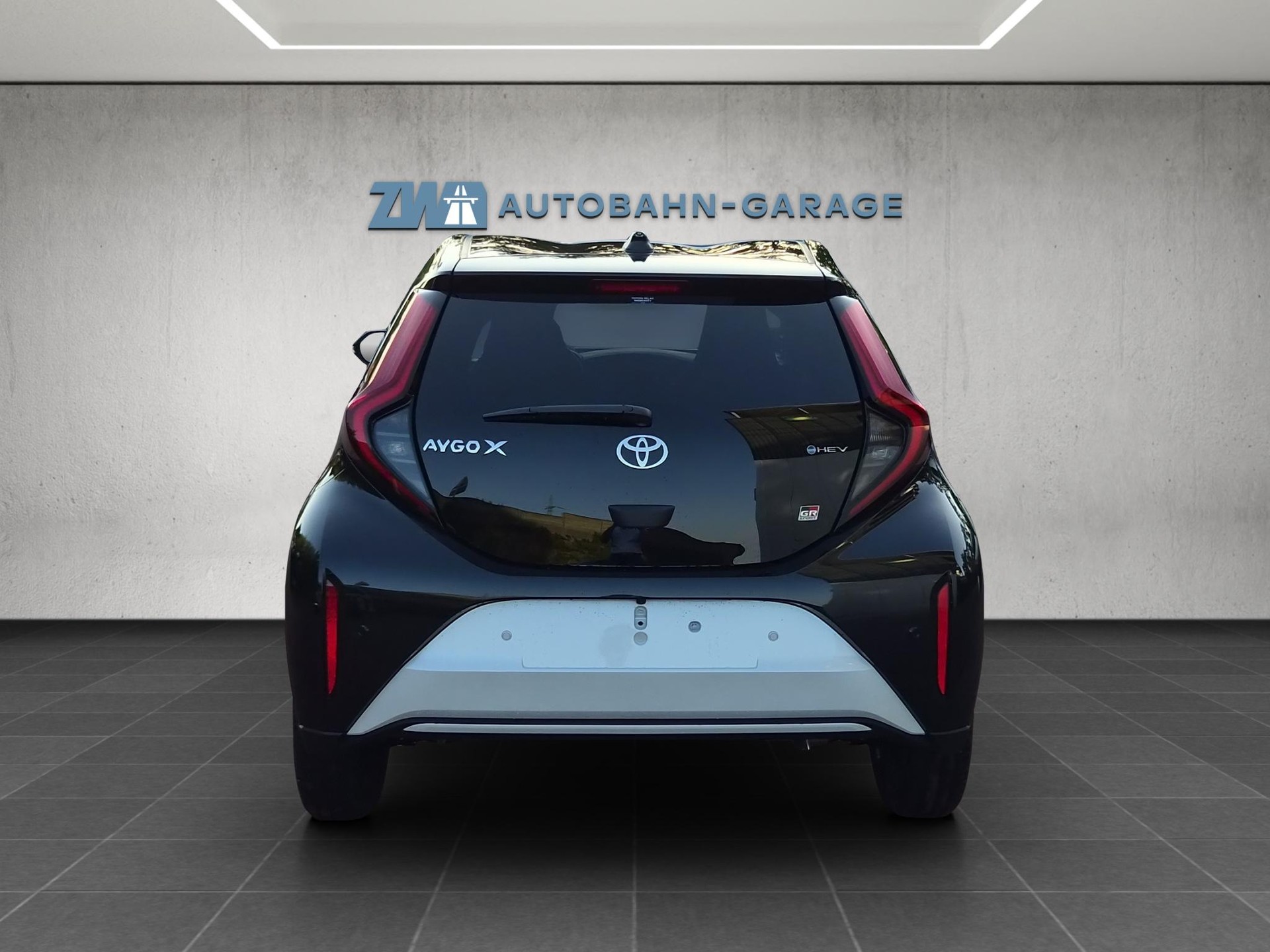 TOYOTA Aygo X 1.5 VVT-i HSD GR Sport-image-3