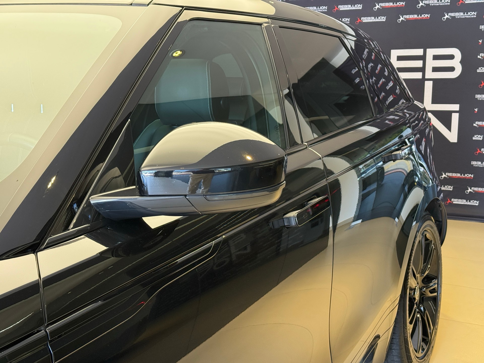 LAND ROVER Range Rover Velar R-Dynamic D 300 I6 MHEV SE Automatic-image-12