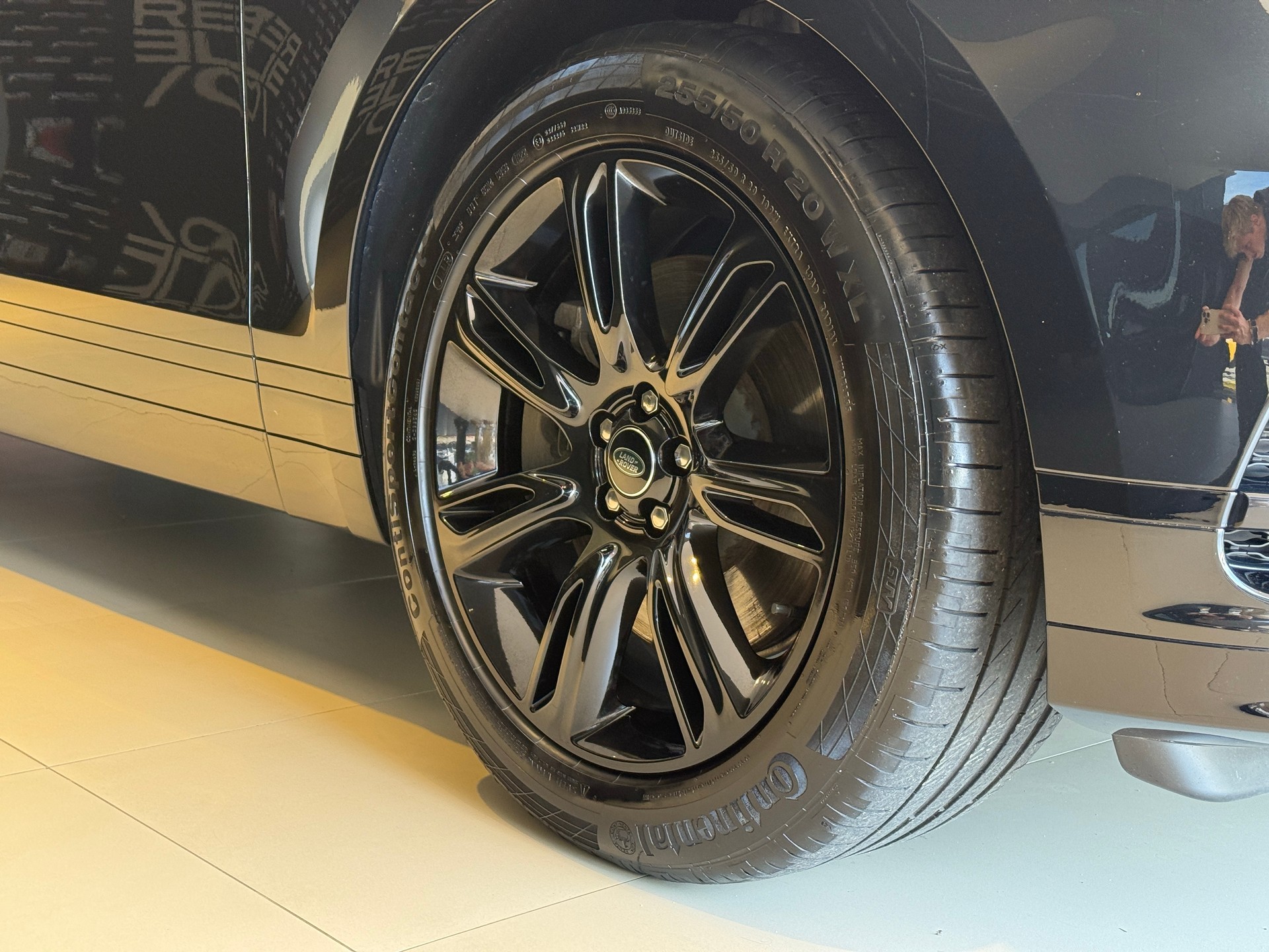 LAND ROVER Range Rover Velar R-Dynamic D 300 I6 MHEV SE Automatic-image-5