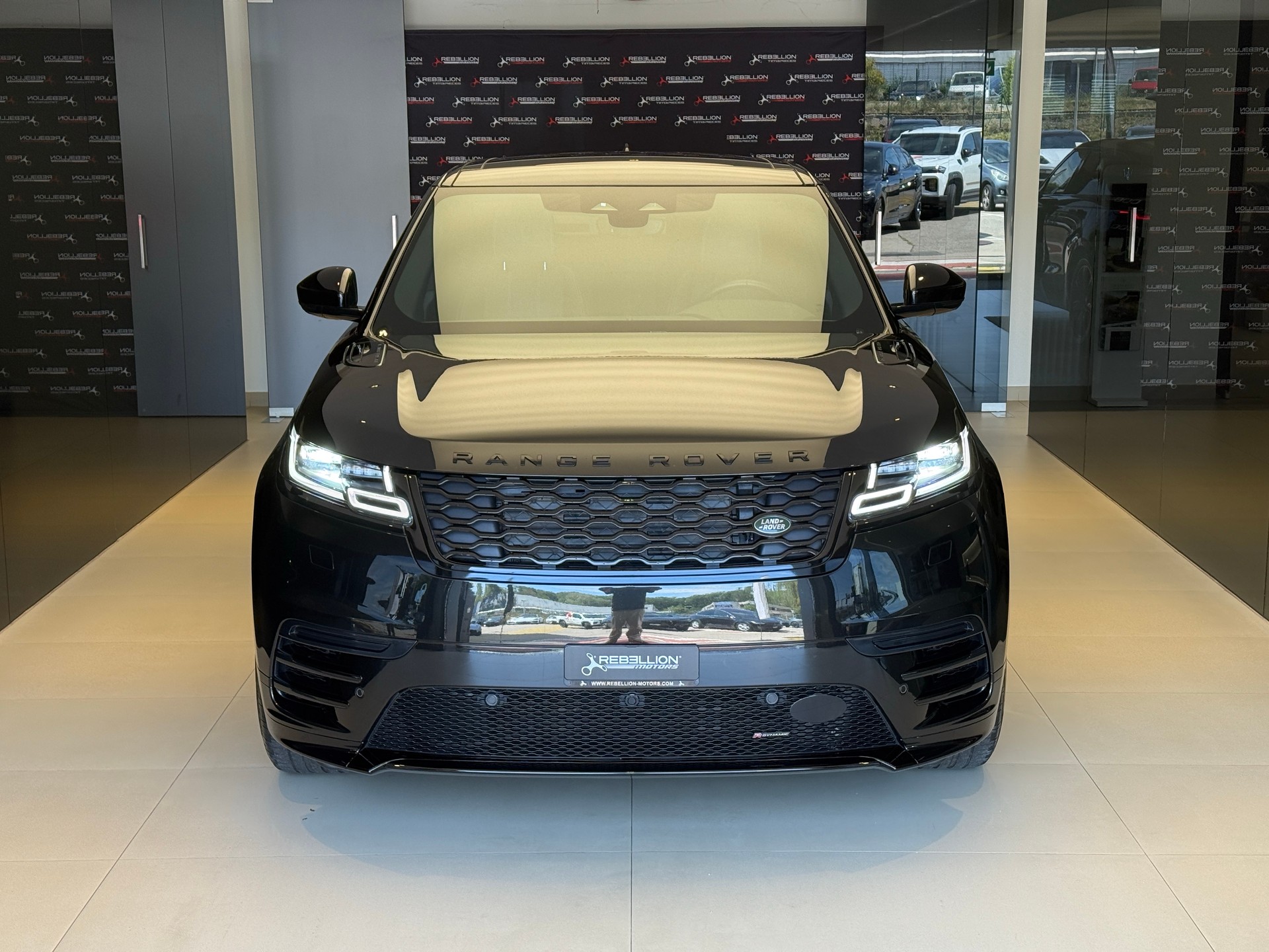 LAND ROVER Range Rover Velar R-Dynamic D 300 I6 MHEV SE Automatic-image-1