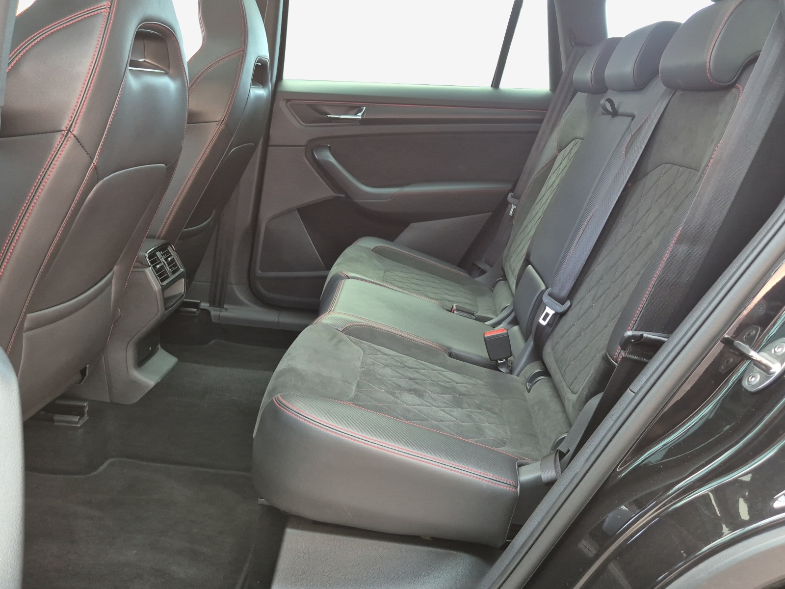 SKODA Kodiaq 2.0 TSI 4x4 RS-image-11