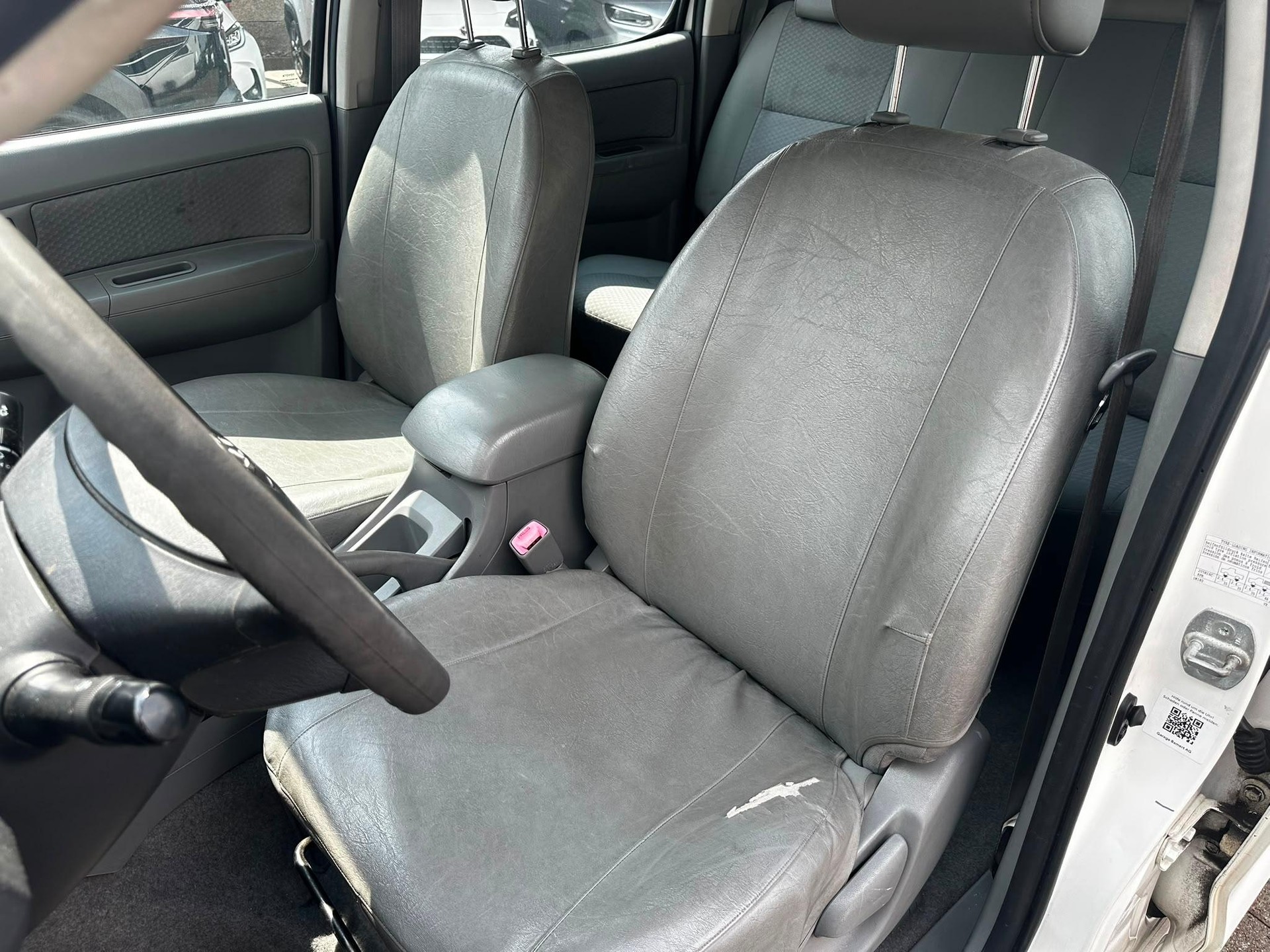 TOYOTA Hilux Double Cab.-Pick-up 2.5 D-4D Linea Luna-image-9