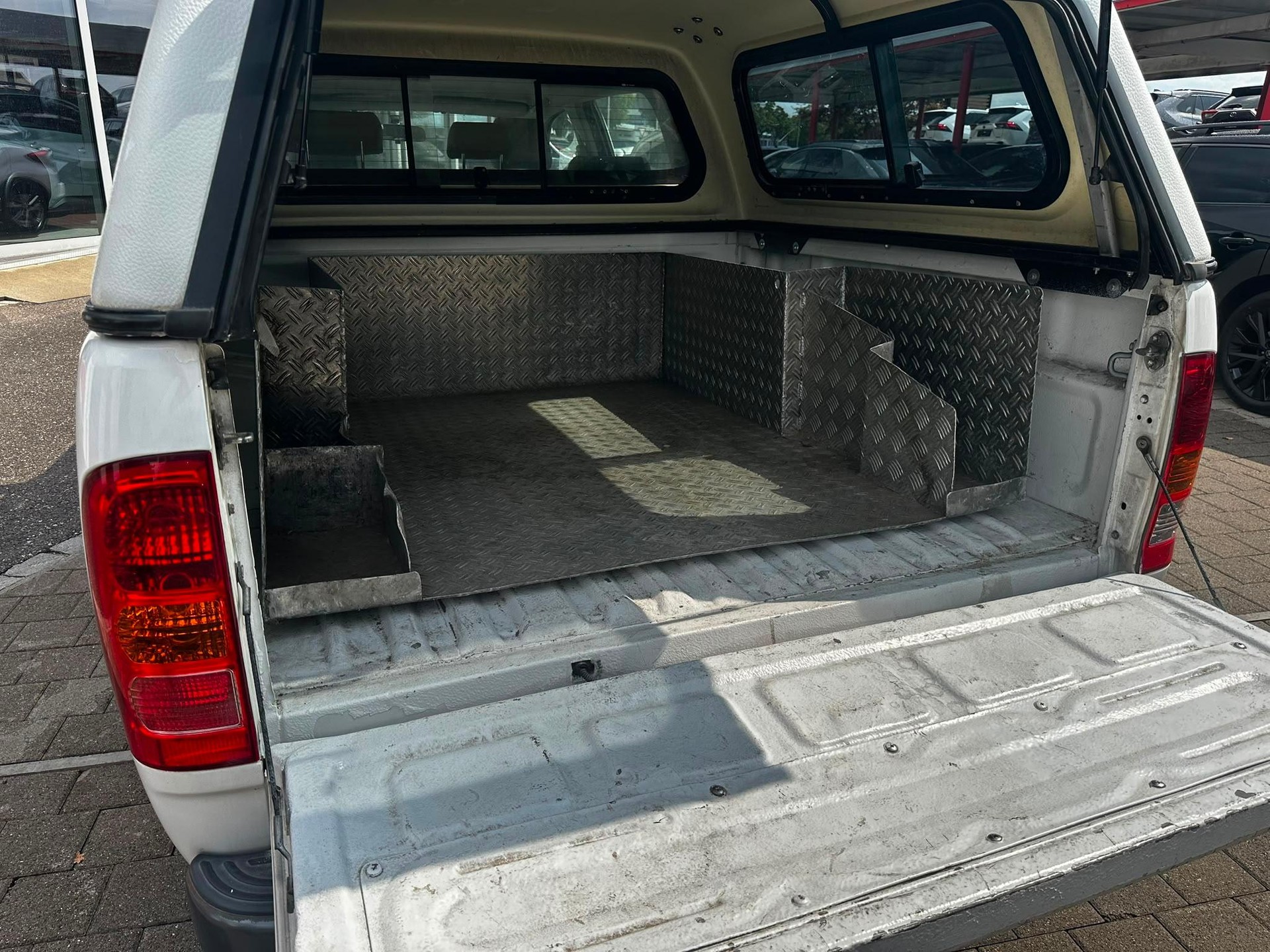 TOYOTA Hilux Double Cab.-Pick-up 2.5 D-4D Linea Luna-image-6