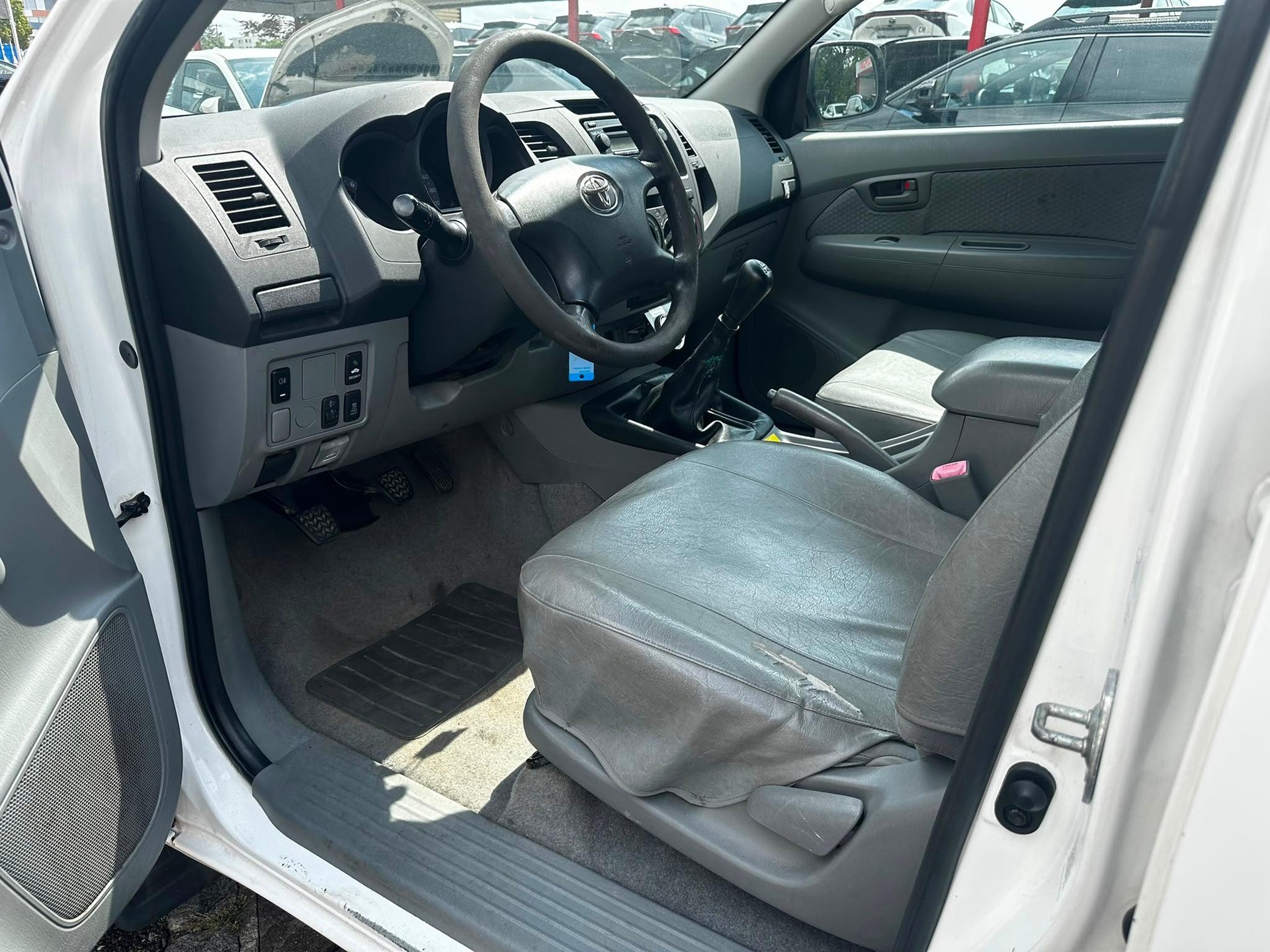 TOYOTA Hilux Double Cab.-Pick-up 2.5 D-4D Linea Luna-image-7