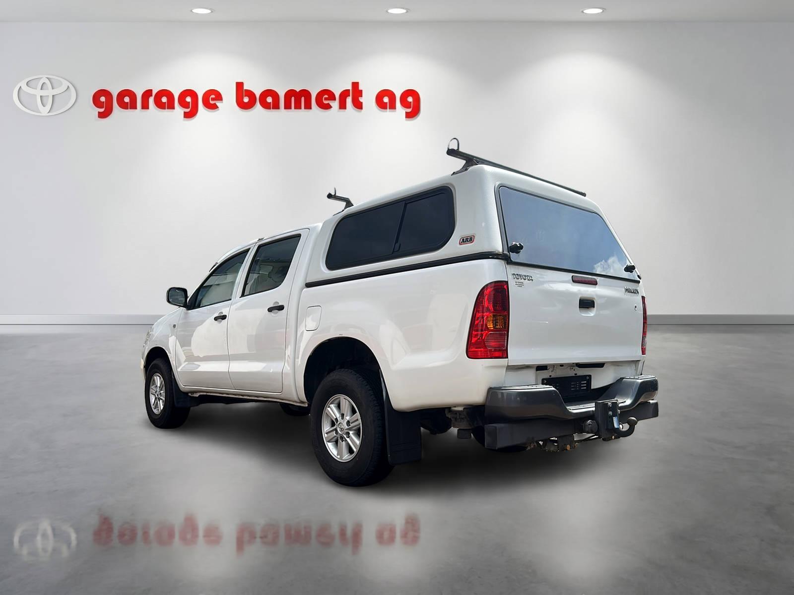 TOYOTA Hilux Double Cab.-Pick-up 2.5 D-4D Linea Luna-image-3