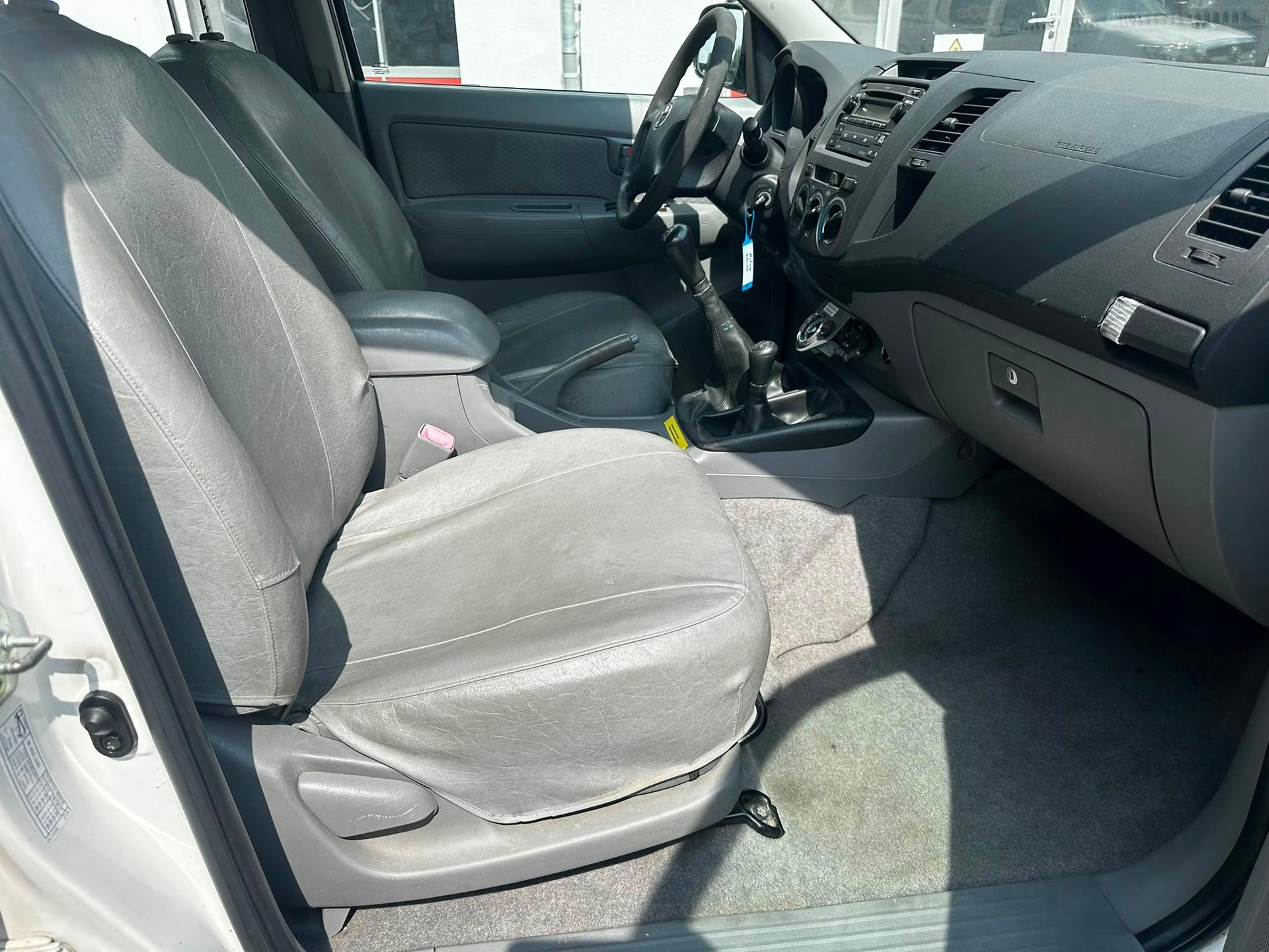 TOYOTA Hilux Double Cab.-Pick-up 2.5 D-4D Linea Luna-image-13