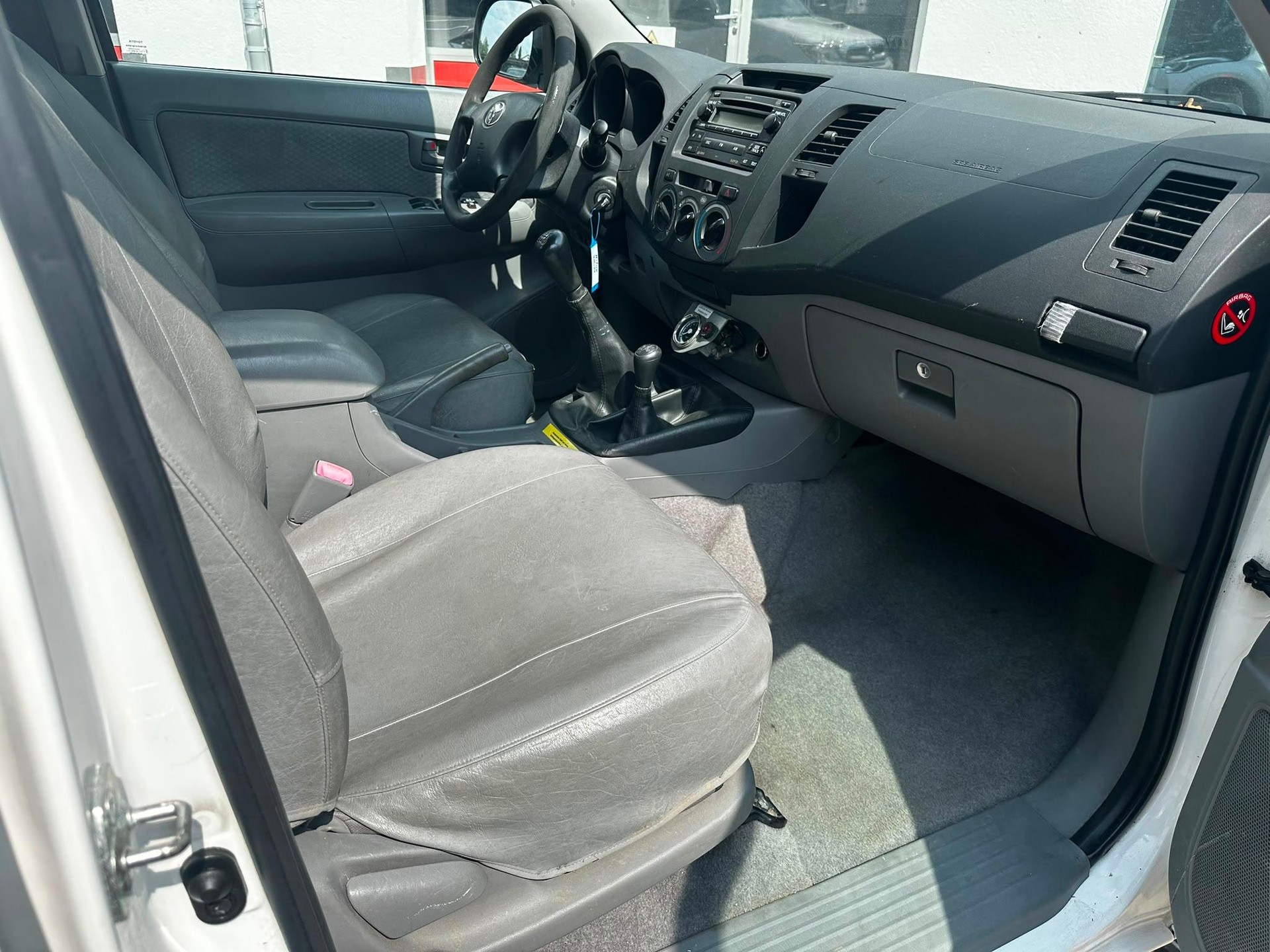 TOYOTA Hilux Double Cab.-Pick-up 2.5 D-4D Linea Luna-image-12